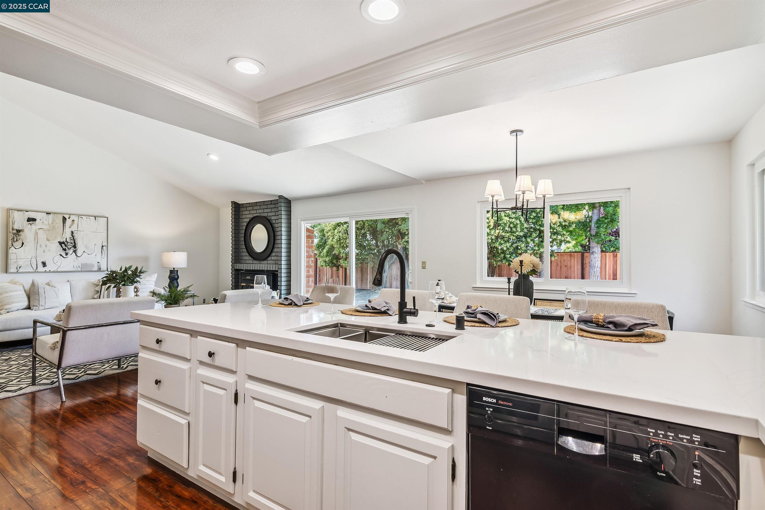 Detail Gallery Image 13 of 47 For 2094 Trestle Glen Rd, Walnut Creek,  CA 94598 - 4 Beds | 2/1 Baths