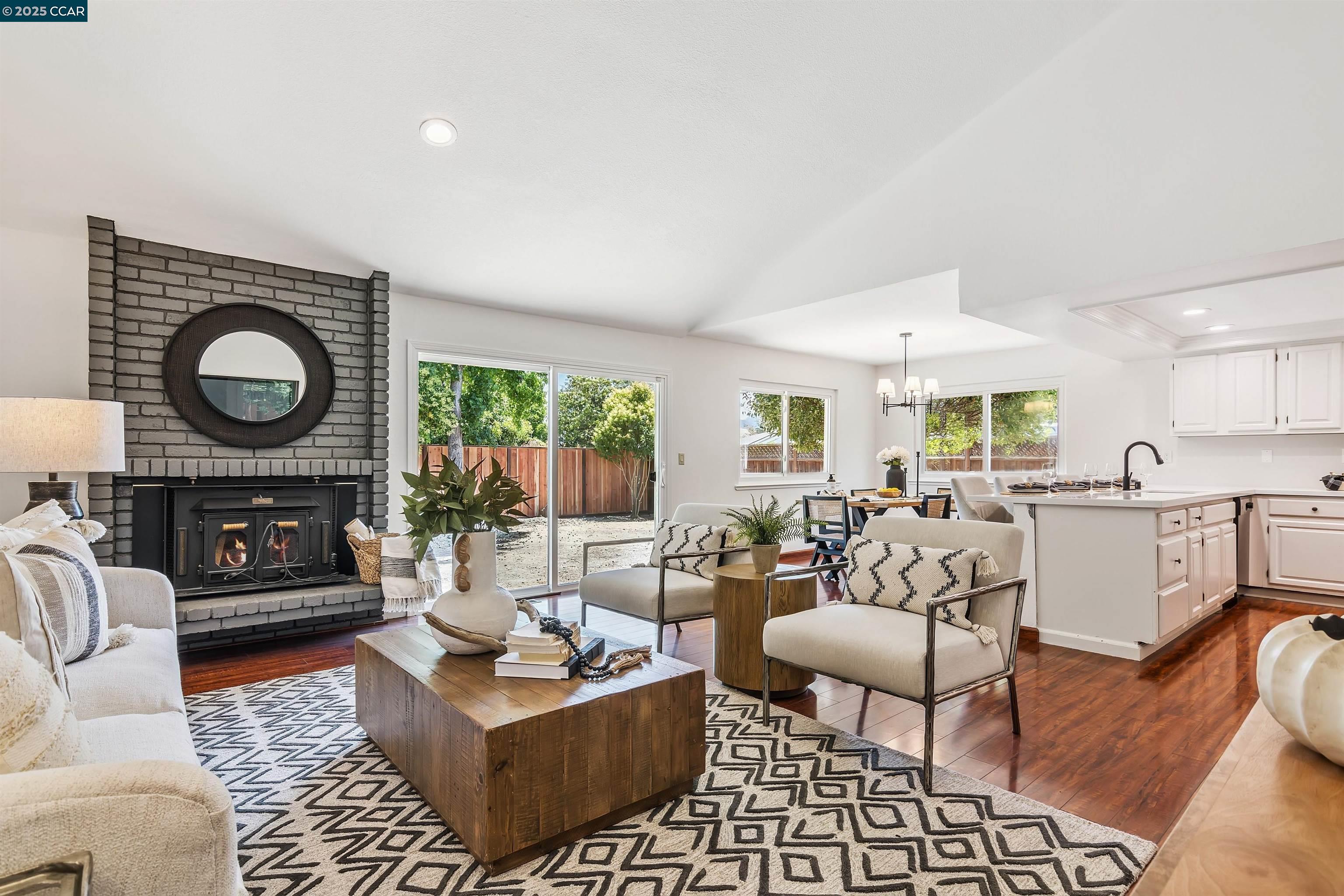 Detail Gallery Image 16 of 47 For 2094 Trestle Glen Rd, Walnut Creek,  CA 94598 - 4 Beds | 2/1 Baths