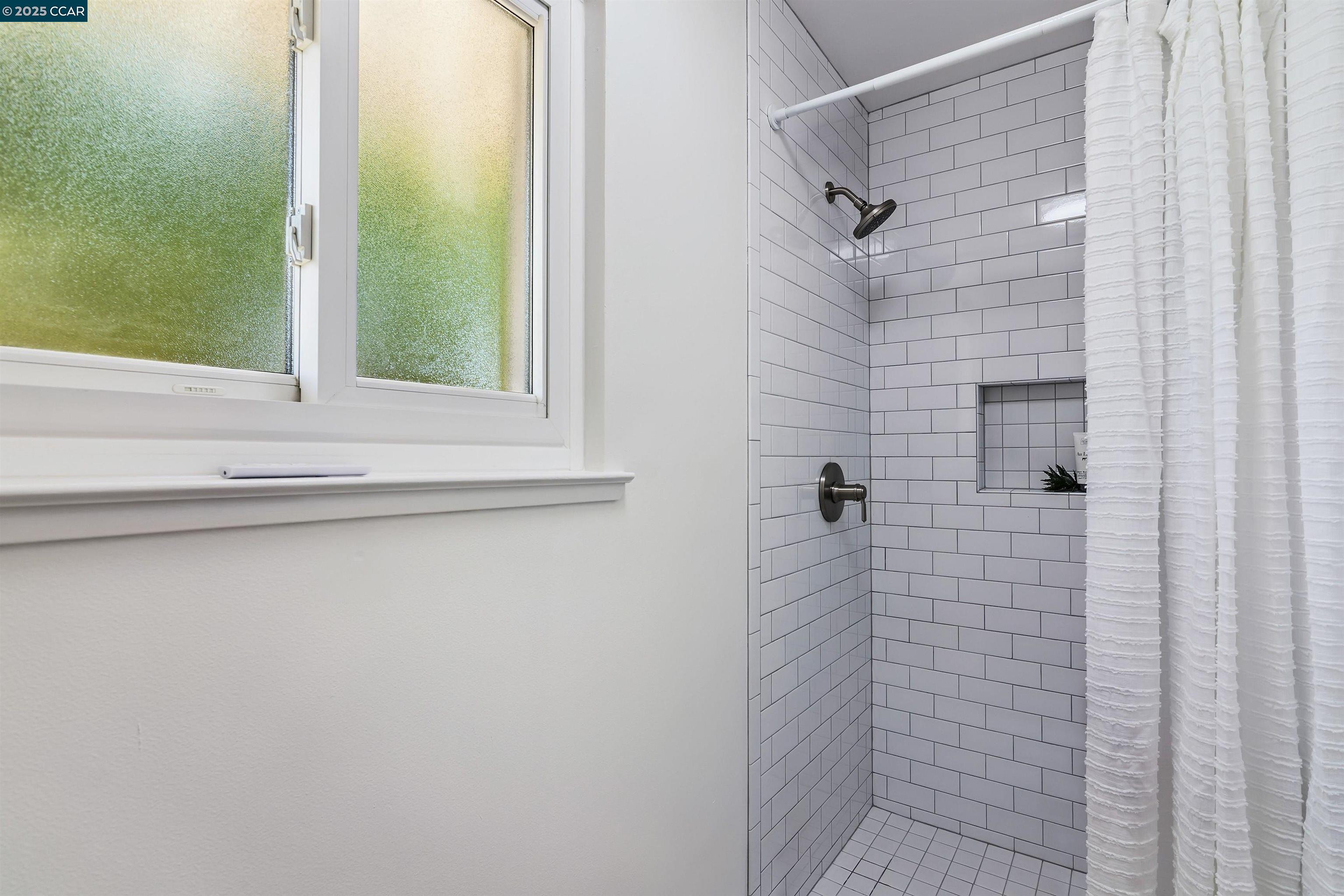 Detail Gallery Image 21 of 47 For 2094 Trestle Glen Rd, Walnut Creek,  CA 94598 - 4 Beds | 2/1 Baths
