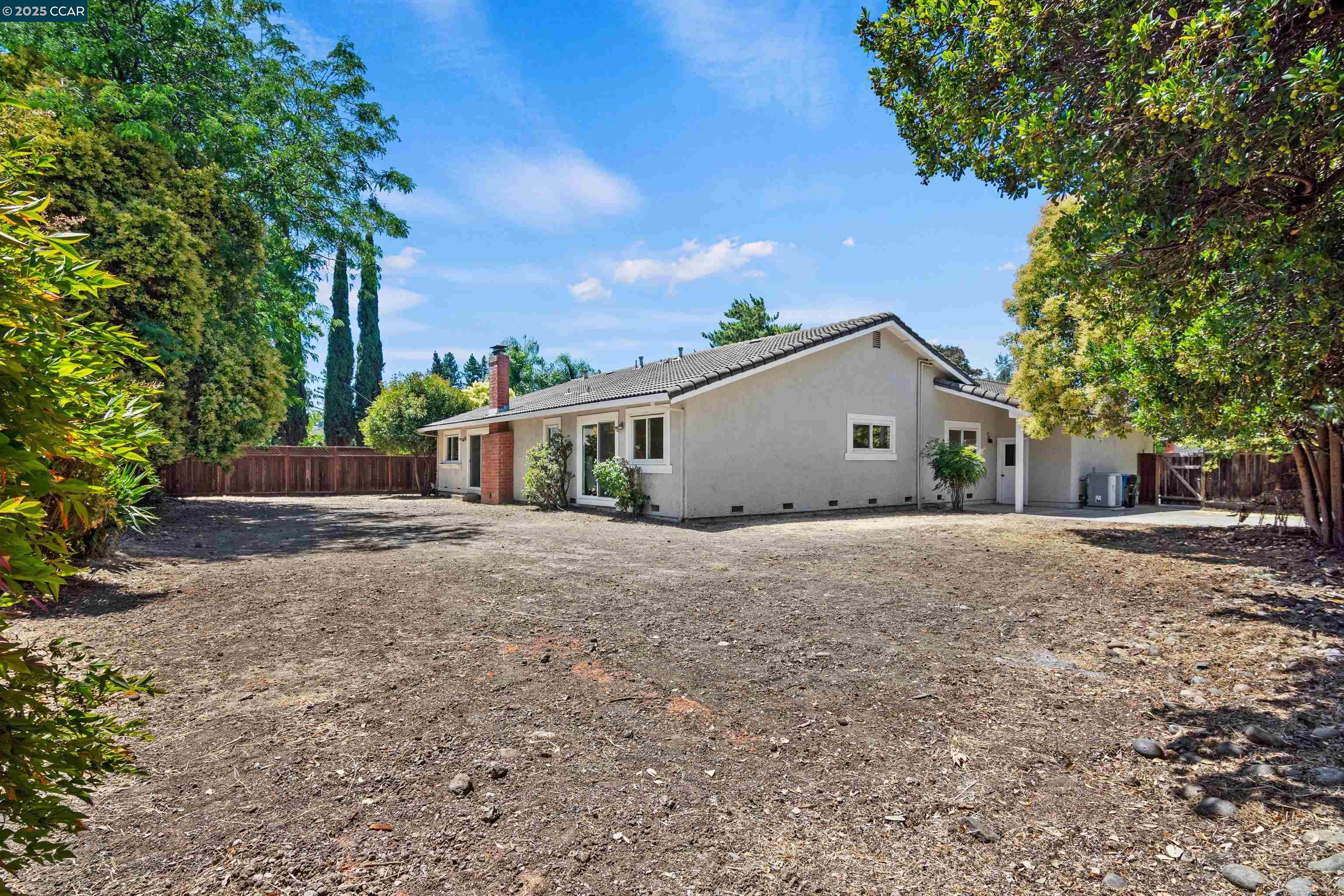 Detail Gallery Image 30 of 47 For 2094 Trestle Glen Rd, Walnut Creek,  CA 94598 - 4 Beds | 2/1 Baths