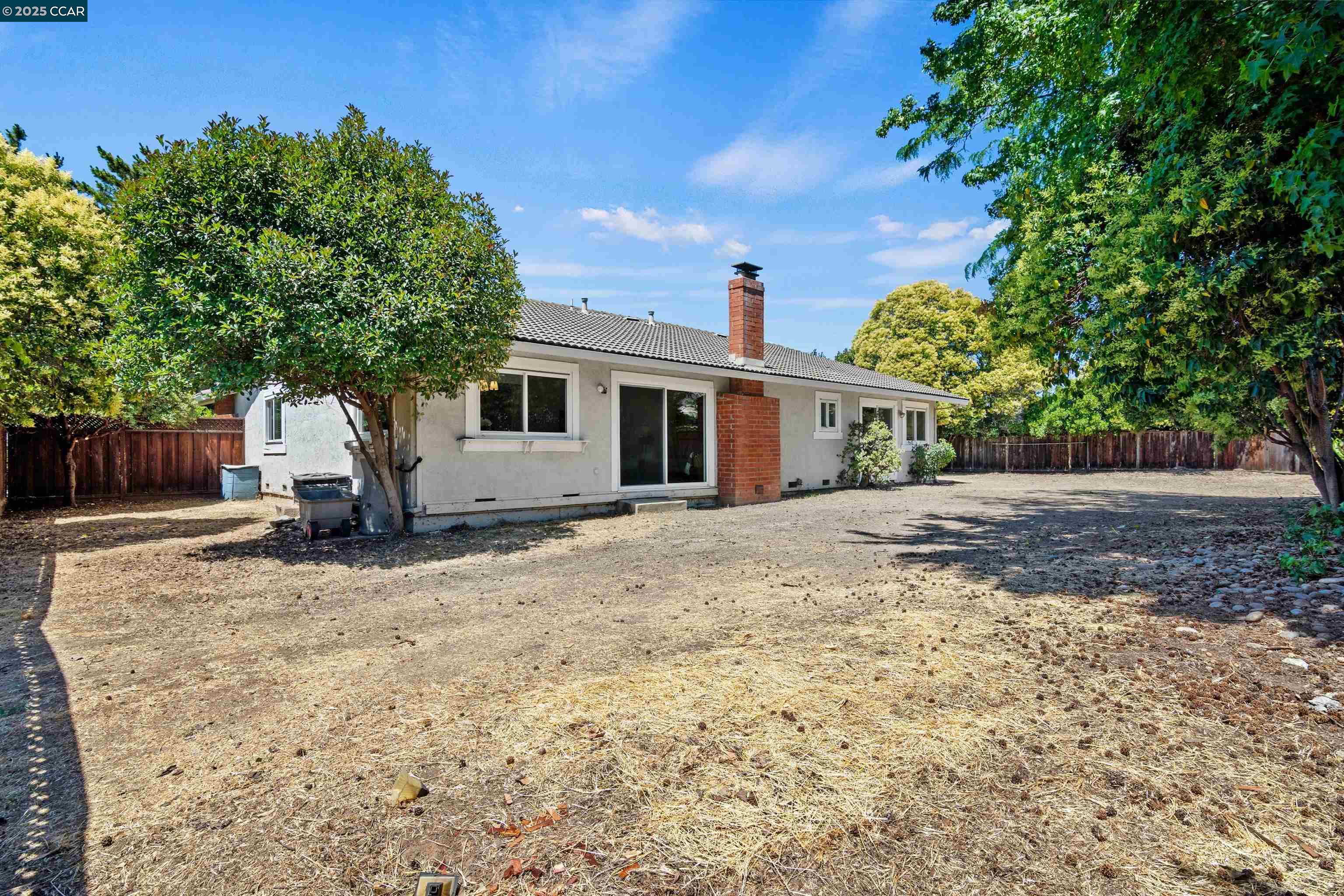 Detail Gallery Image 31 of 47 For 2094 Trestle Glen Rd, Walnut Creek,  CA 94598 - 4 Beds | 2/1 Baths