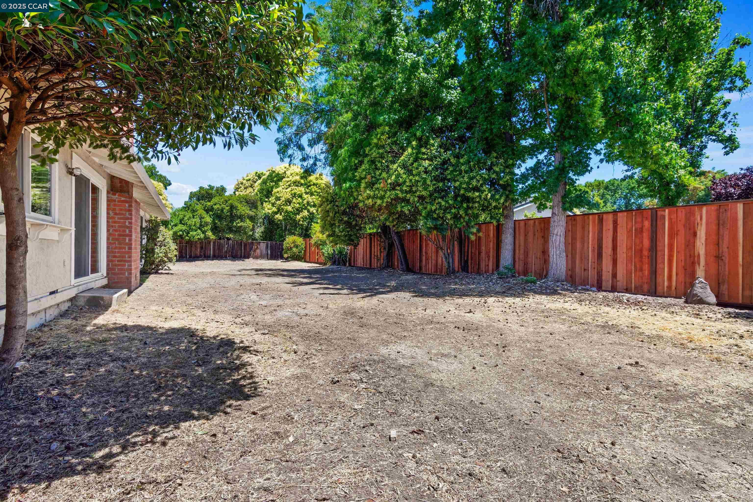 Detail Gallery Image 33 of 47 For 2094 Trestle Glen Rd, Walnut Creek,  CA 94598 - 4 Beds | 2/1 Baths