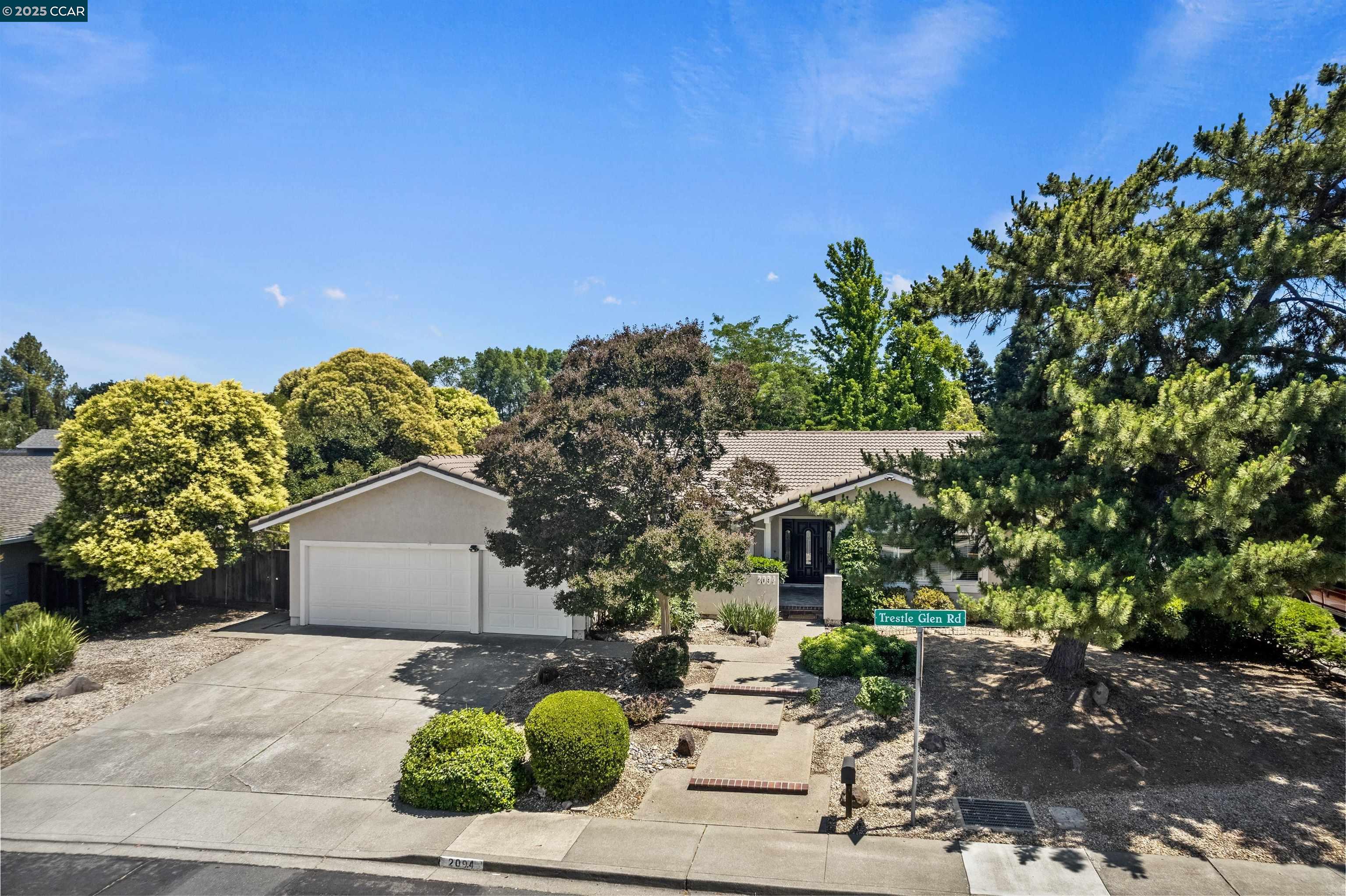 Detail Gallery Image 35 of 47 For 2094 Trestle Glen Rd, Walnut Creek,  CA 94598 - 4 Beds | 2/1 Baths
