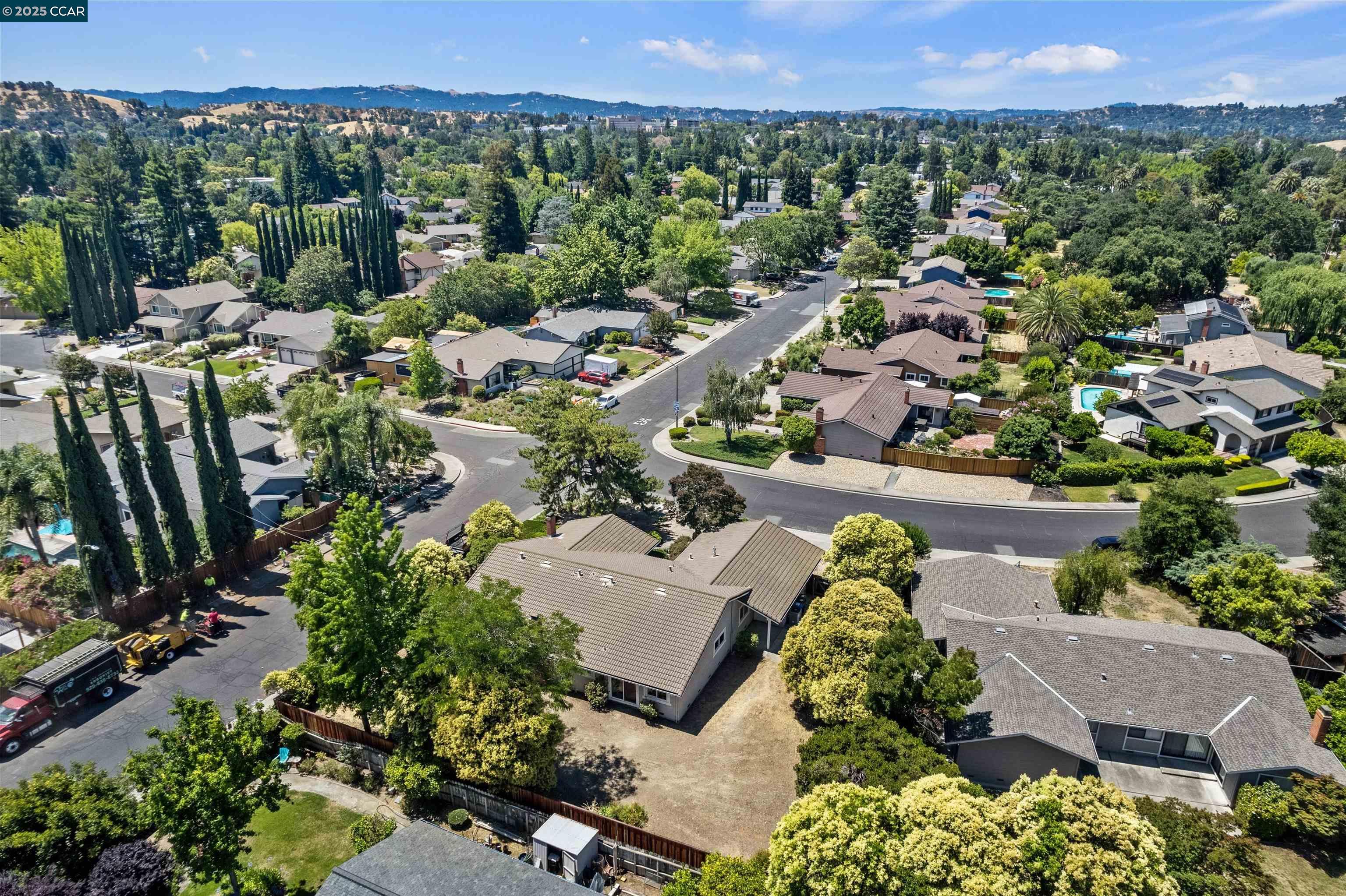 Detail Gallery Image 38 of 47 For 2094 Trestle Glen Rd, Walnut Creek,  CA 94598 - 4 Beds | 2/1 Baths
