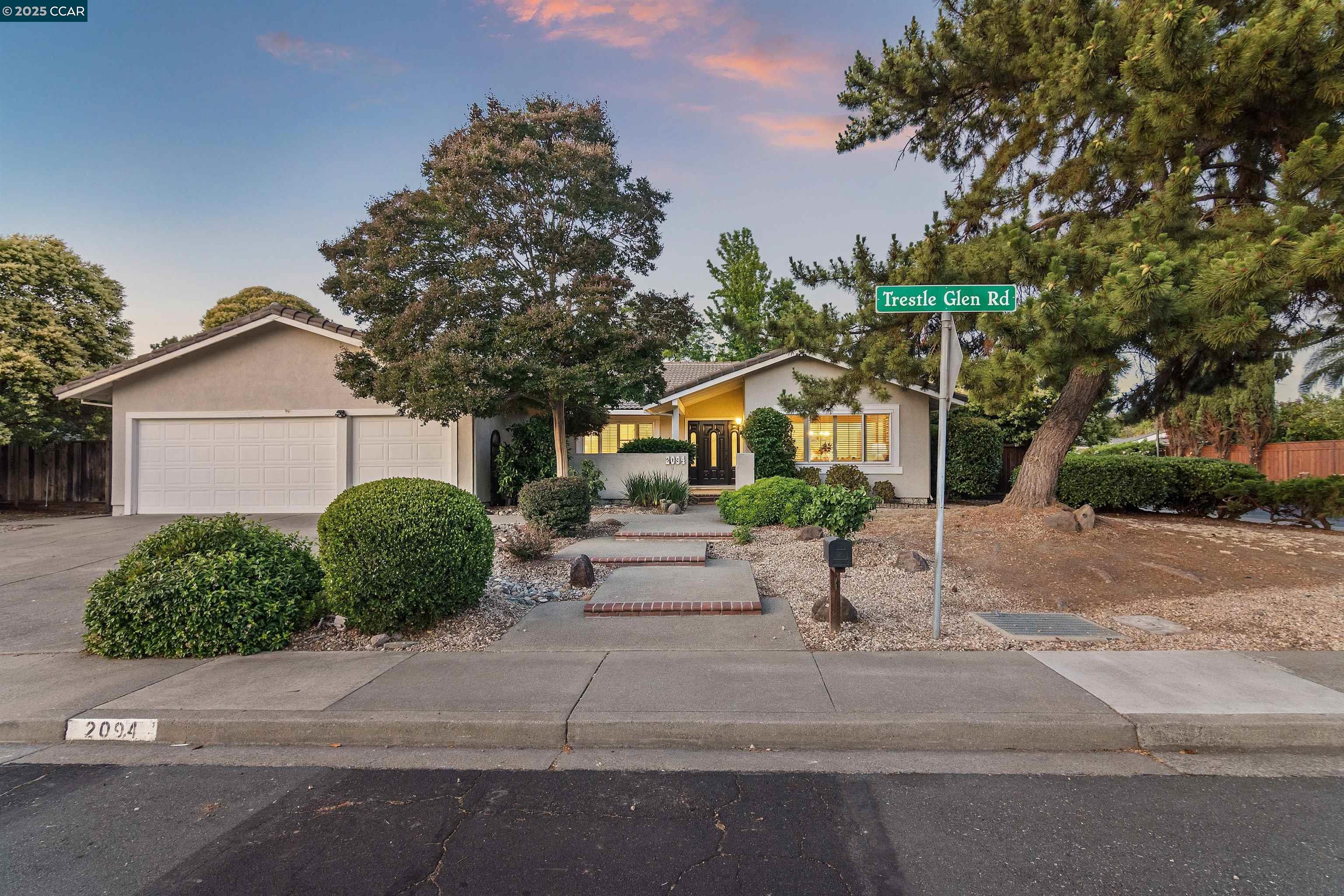 Detail Gallery Image 40 of 47 For 2094 Trestle Glen Rd, Walnut Creek,  CA 94598 - 4 Beds | 2/1 Baths