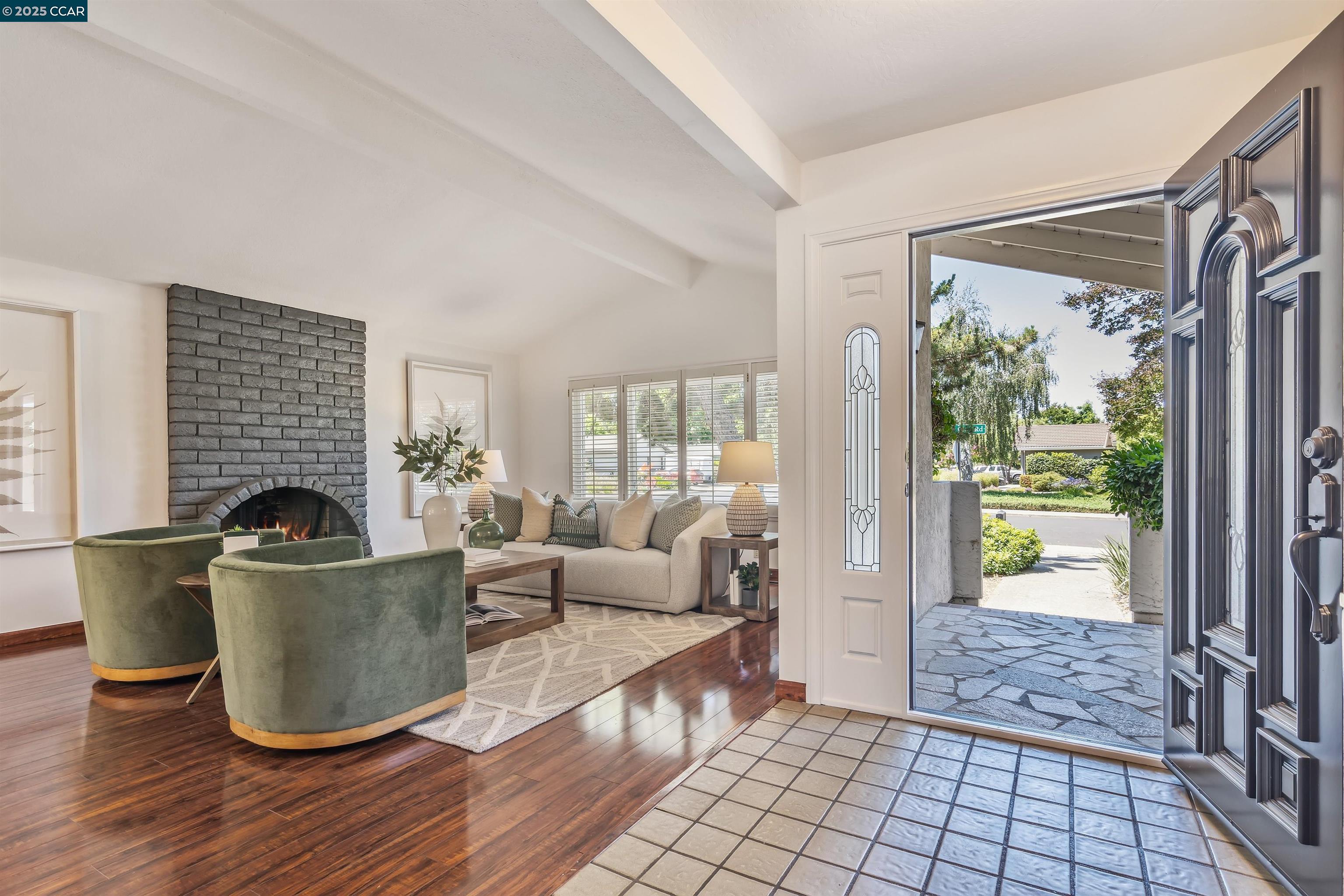 Detail Gallery Image 5 of 47 For 2094 Trestle Glen Rd, Walnut Creek,  CA 94598 - 4 Beds | 2/1 Baths