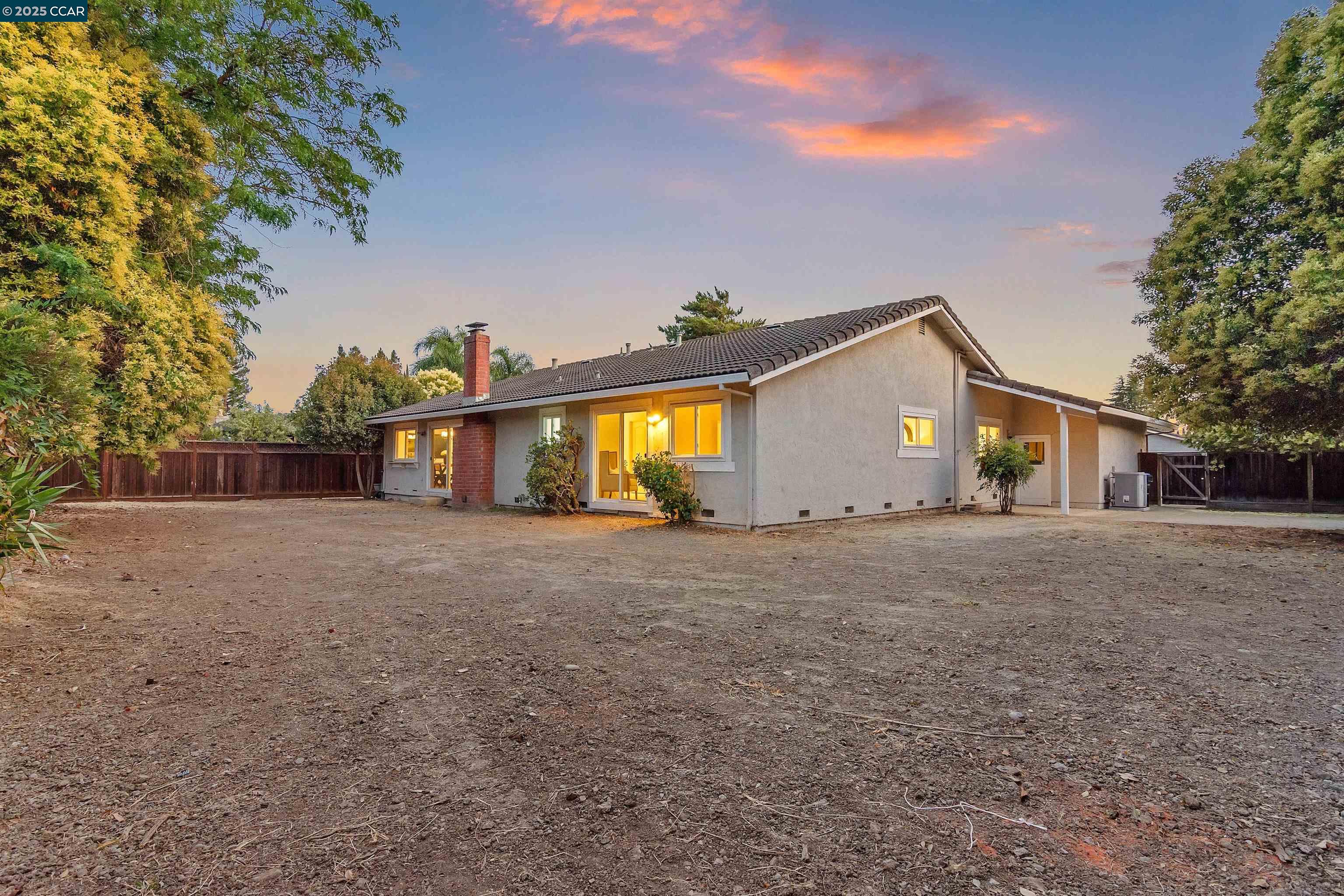 Detail Gallery Image 45 of 47 For 2094 Trestle Glen Rd, Walnut Creek,  CA 94598 - 4 Beds | 2/1 Baths
