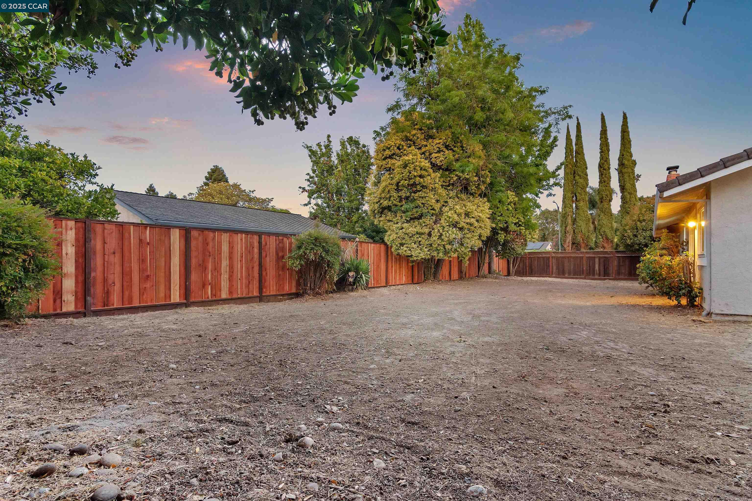 Detail Gallery Image 46 of 47 For 2094 Trestle Glen Rd, Walnut Creek,  CA 94598 - 4 Beds | 2/1 Baths