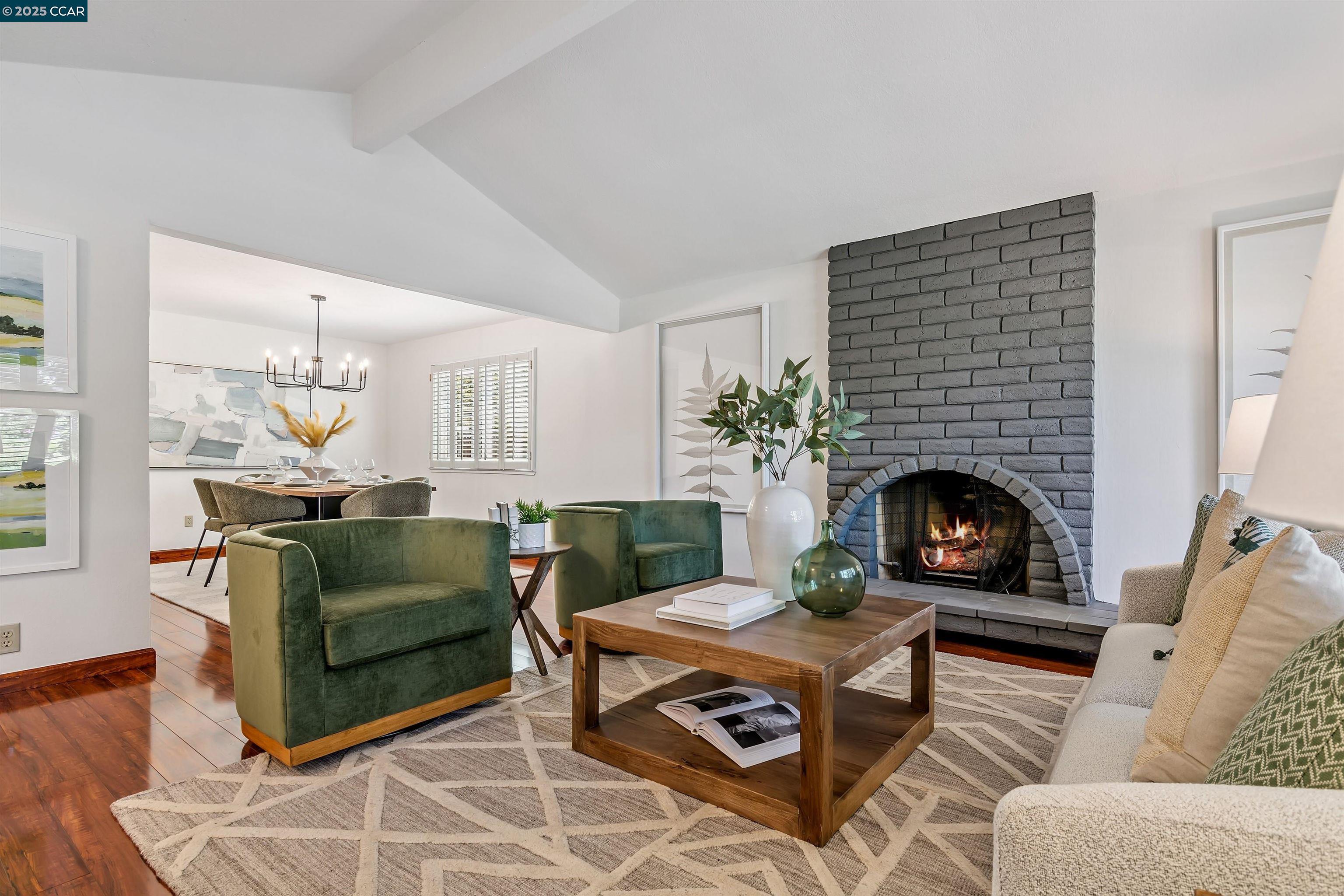 Detail Gallery Image 8 of 47 For 2094 Trestle Glen Rd, Walnut Creek,  CA 94598 - 4 Beds | 2/1 Baths