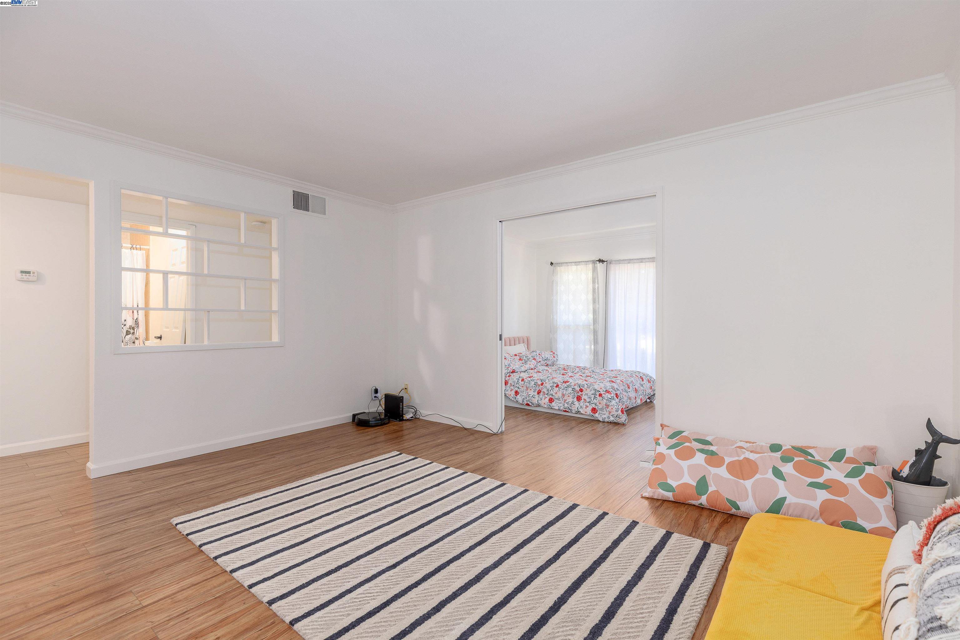Photo #5: 41103917 Listing 