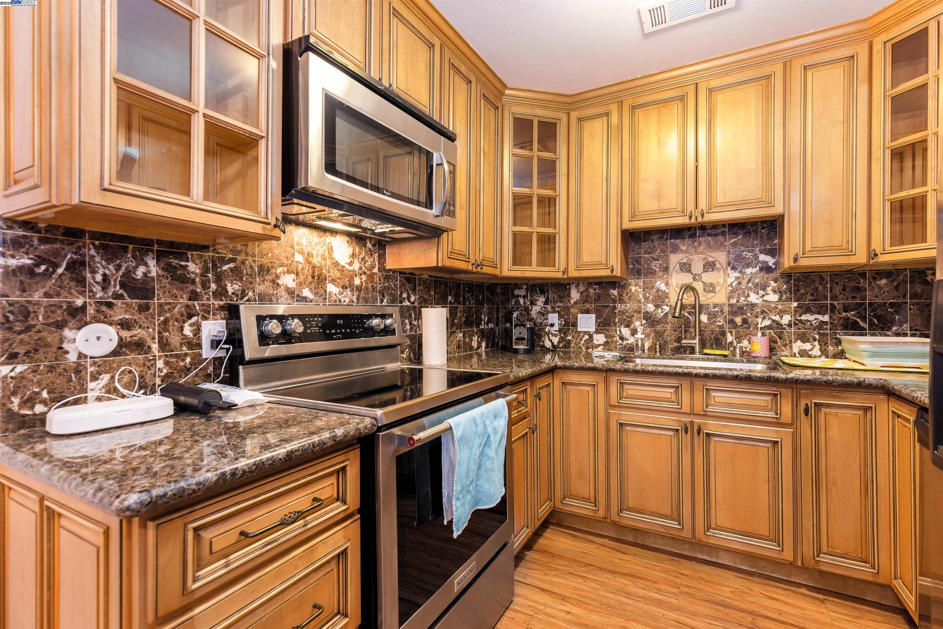 Photo #9: 41103917 Listing: Photo #9