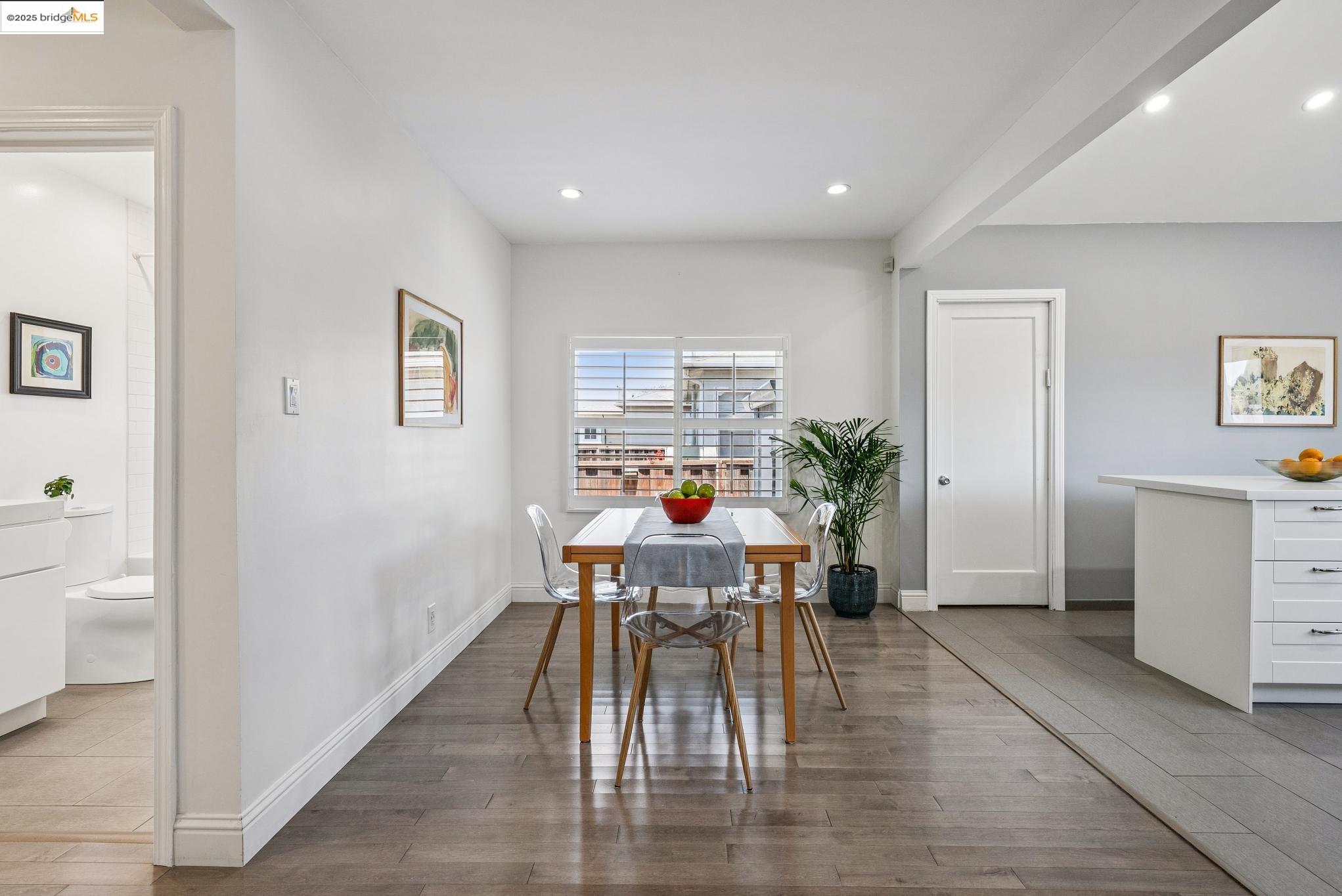 Detail Gallery Image 11 of 56 For 967 31st St, Richmond,  CA 94804 - 3 Beds | 2 Baths