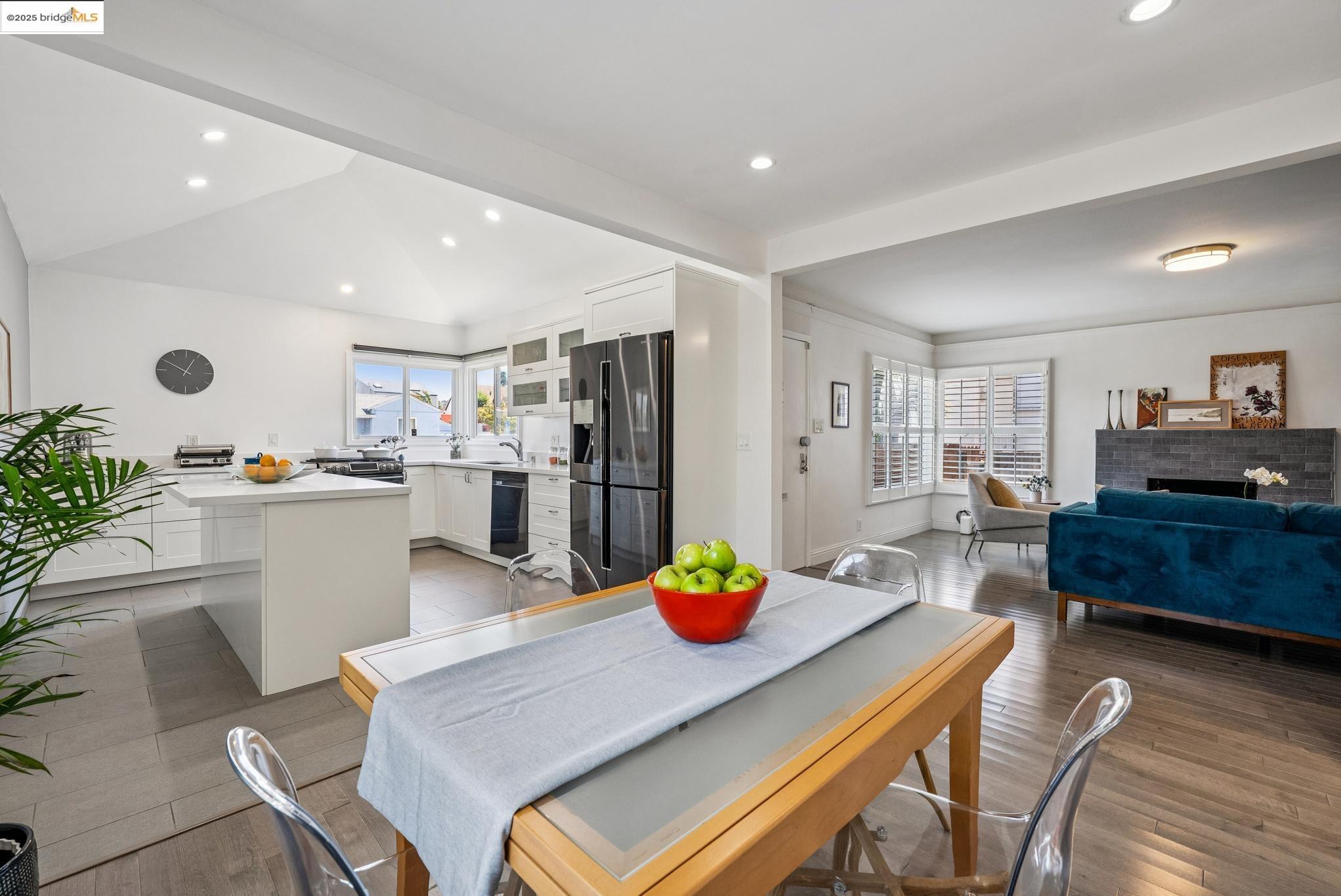 Detail Gallery Image 14 of 56 For 967 31st St, Richmond,  CA 94804 - 3 Beds | 2 Baths