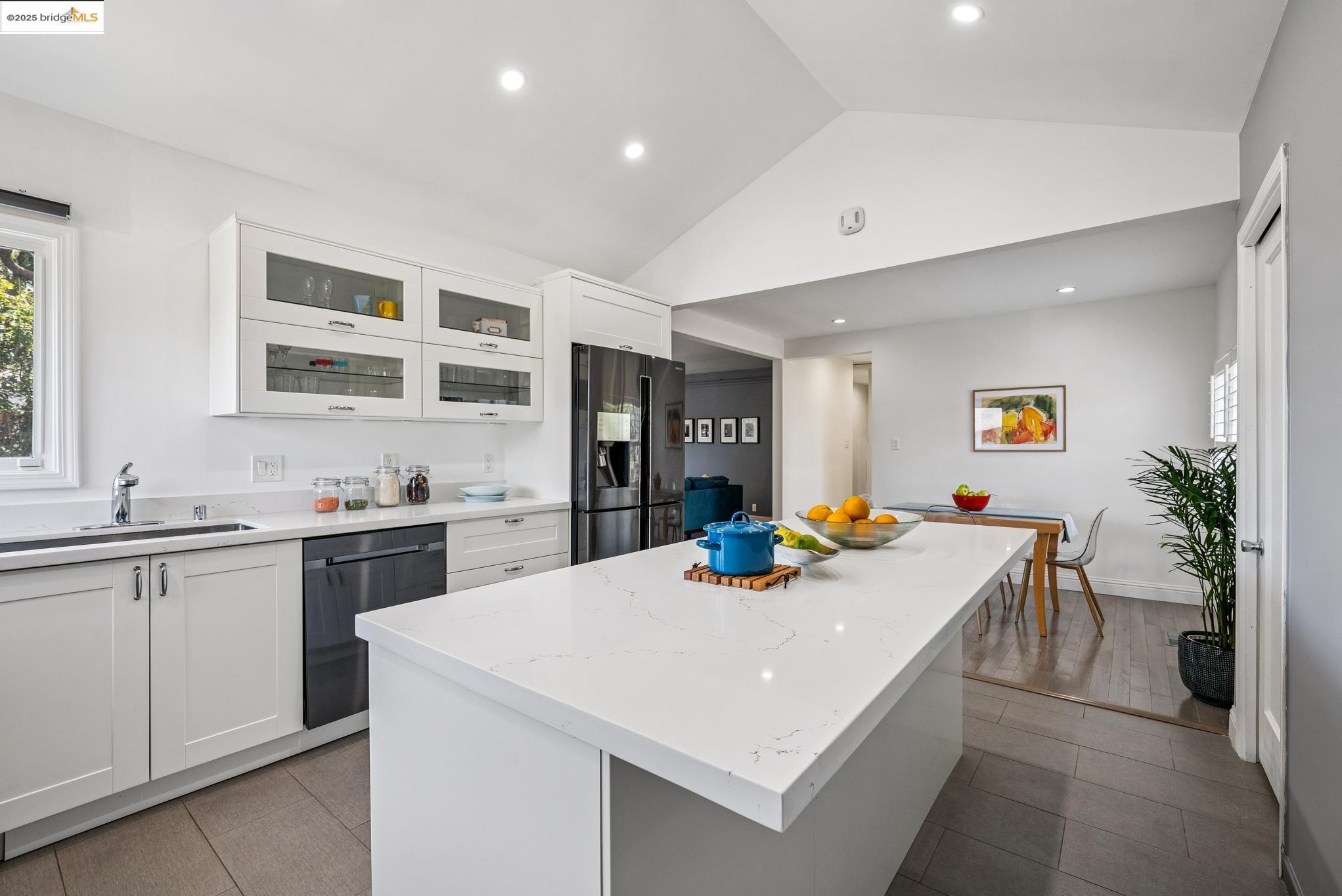 Detail Gallery Image 18 of 56 For 967 31st St, Richmond,  CA 94804 - 3 Beds | 2 Baths
