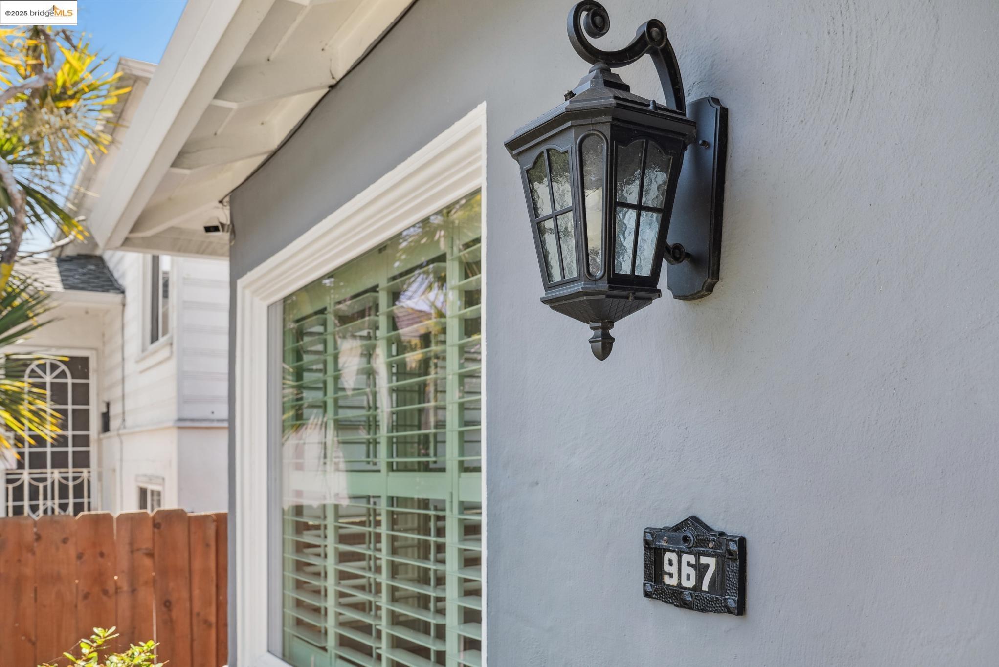 Detail Gallery Image 3 of 56 For 967 31st St, Richmond,  CA 94804 - 3 Beds | 2 Baths