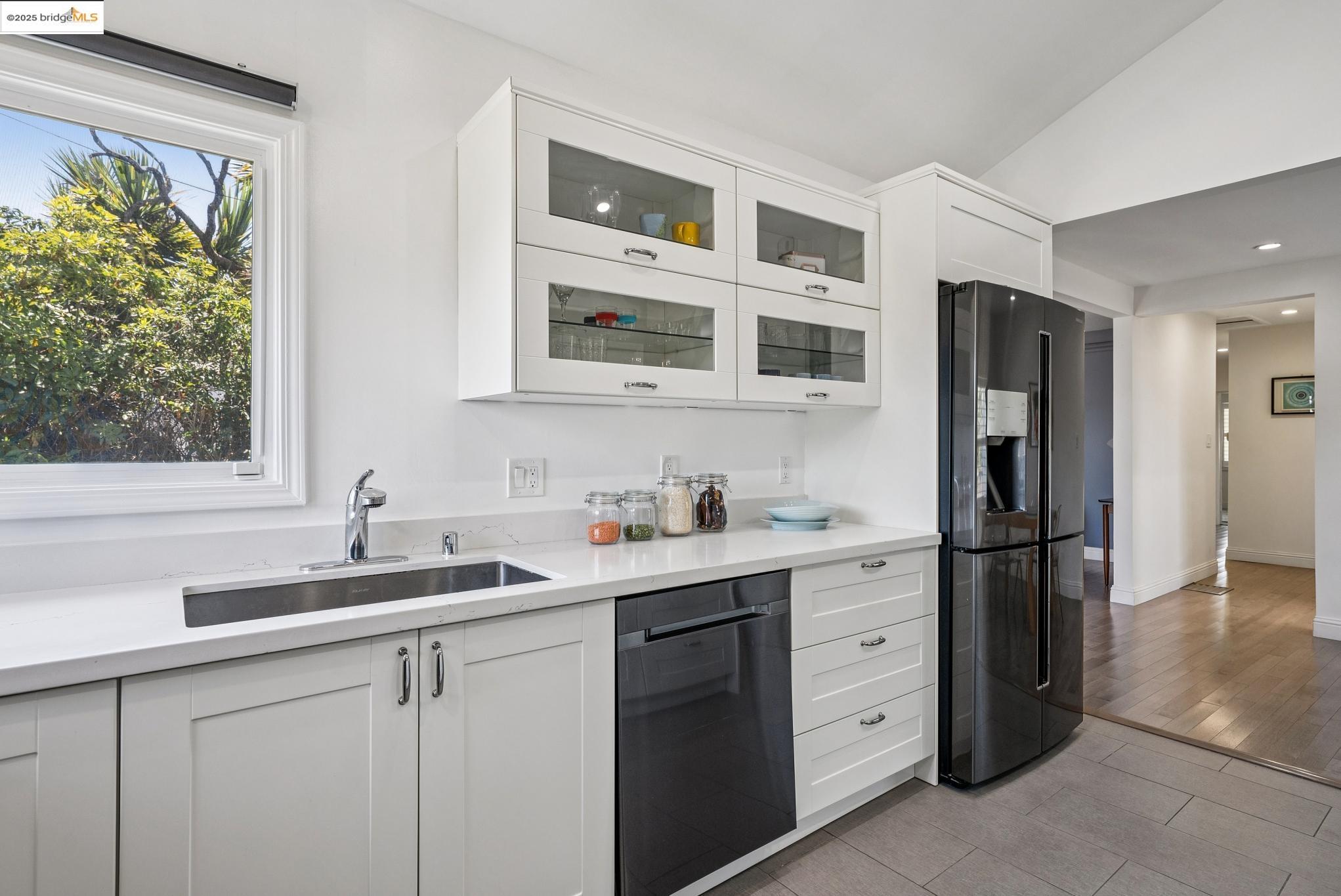 Detail Gallery Image 23 of 56 For 967 31st St, Richmond,  CA 94804 - 3 Beds | 2 Baths