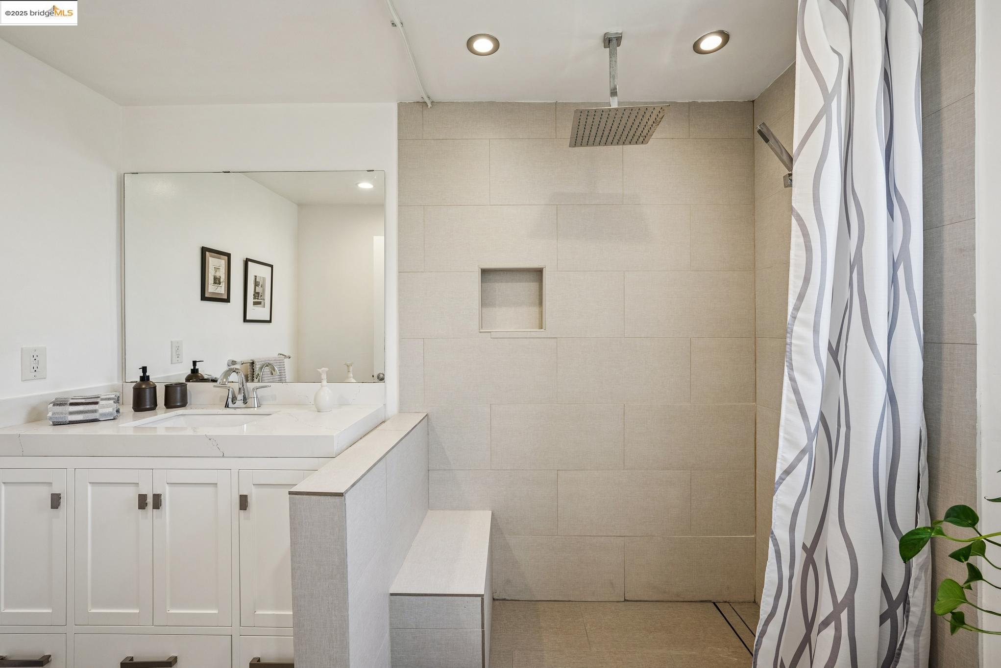 Detail Gallery Image 29 of 56 For 967 31st St, Richmond,  CA 94804 - 3 Beds | 2 Baths