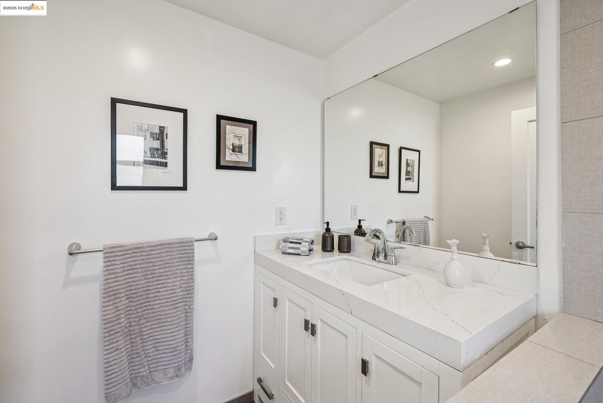 Detail Gallery Image 30 of 56 For 967 31st St, Richmond,  CA 94804 - 3 Beds | 2 Baths