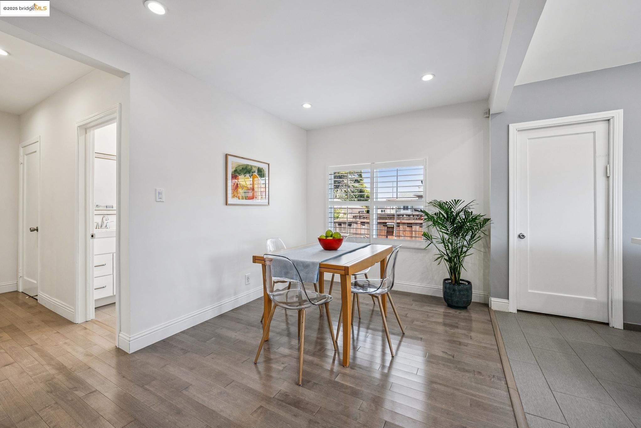 Detail Gallery Image 10 of 56 For 967 31st St, Richmond,  CA 94804 - 3 Beds | 2 Baths