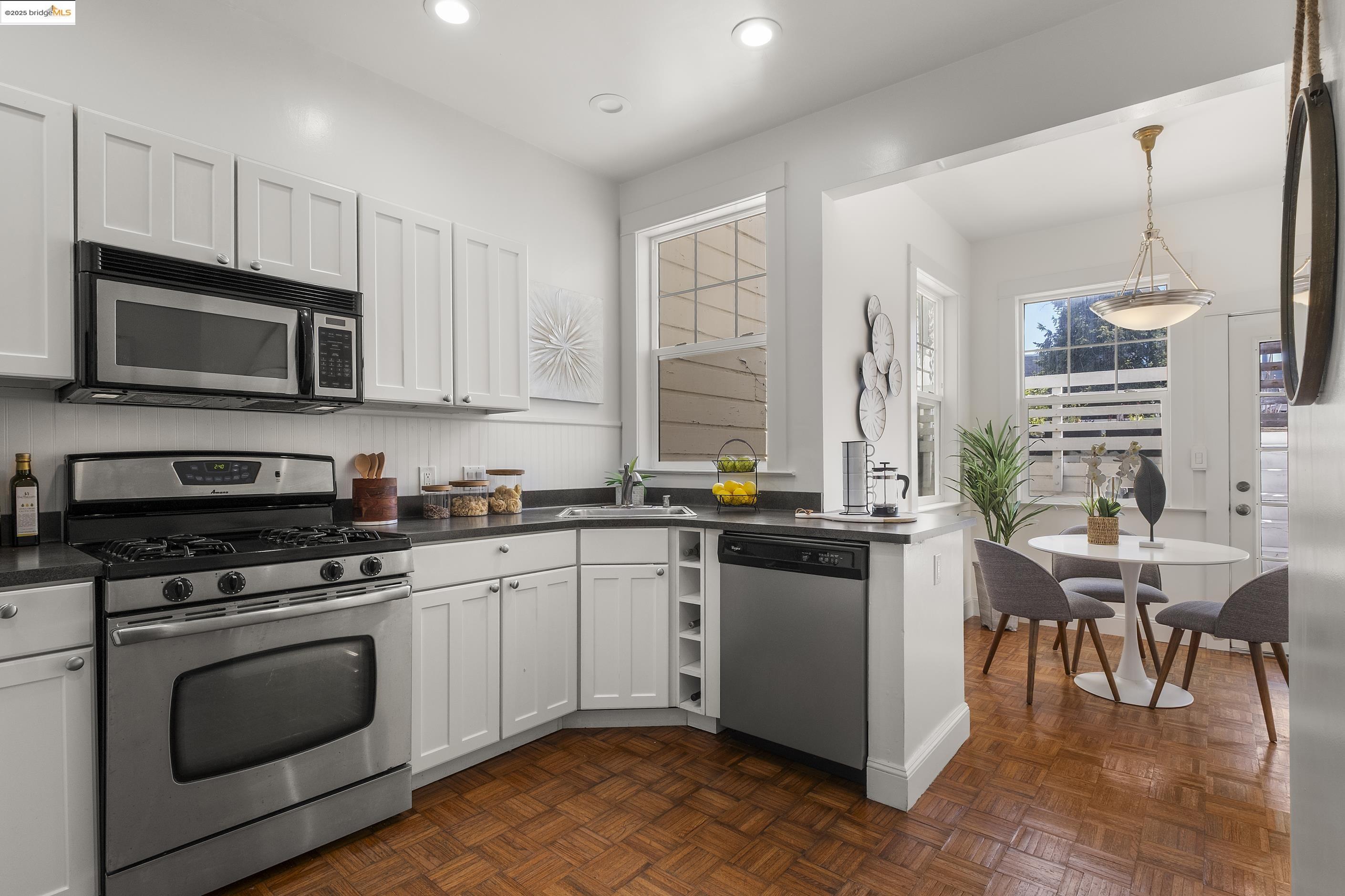 Detail Gallery Image 7 of 26 For 3555 17th Street, San Francisco,  CA 94110 - 1 Beds | 1 Baths