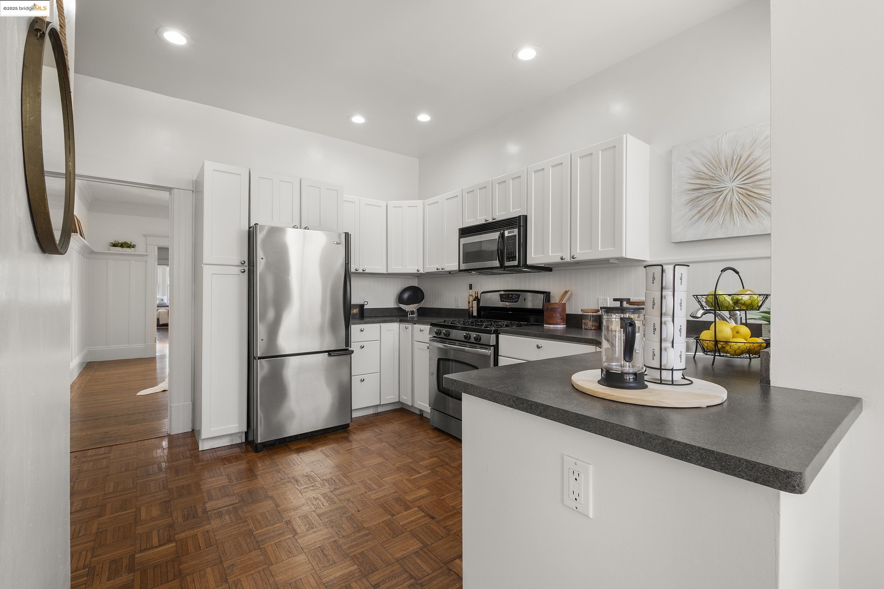 Detail Gallery Image 8 of 26 For 3555 17th Street, San Francisco,  CA 94110 - 1 Beds | 1 Baths