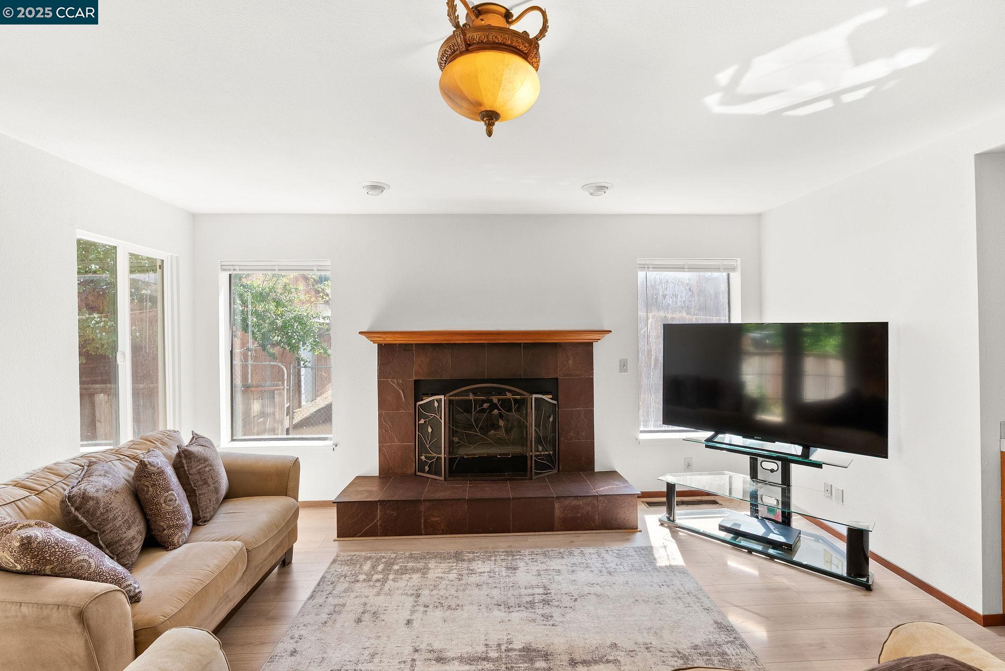 Detail Gallery Image 13 of 50 For 615 Stanley, El Sobrante,  CA 94803-3600 - 4 Beds | 3 Baths