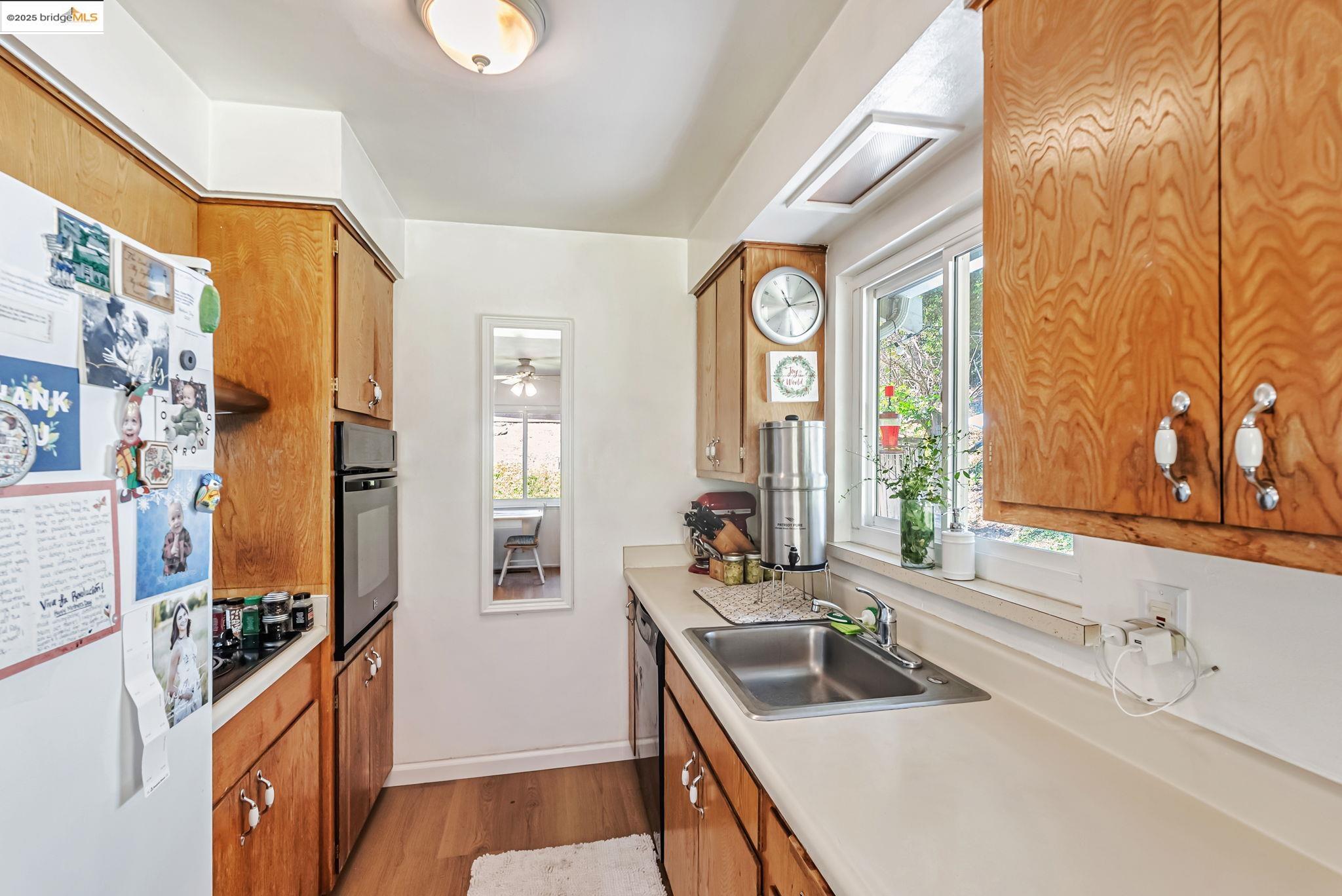 Detail Gallery Image 8 of 24 For 2048-2050 Donald Dr, Moraga,  CA 94556 - – Beds | – Baths
