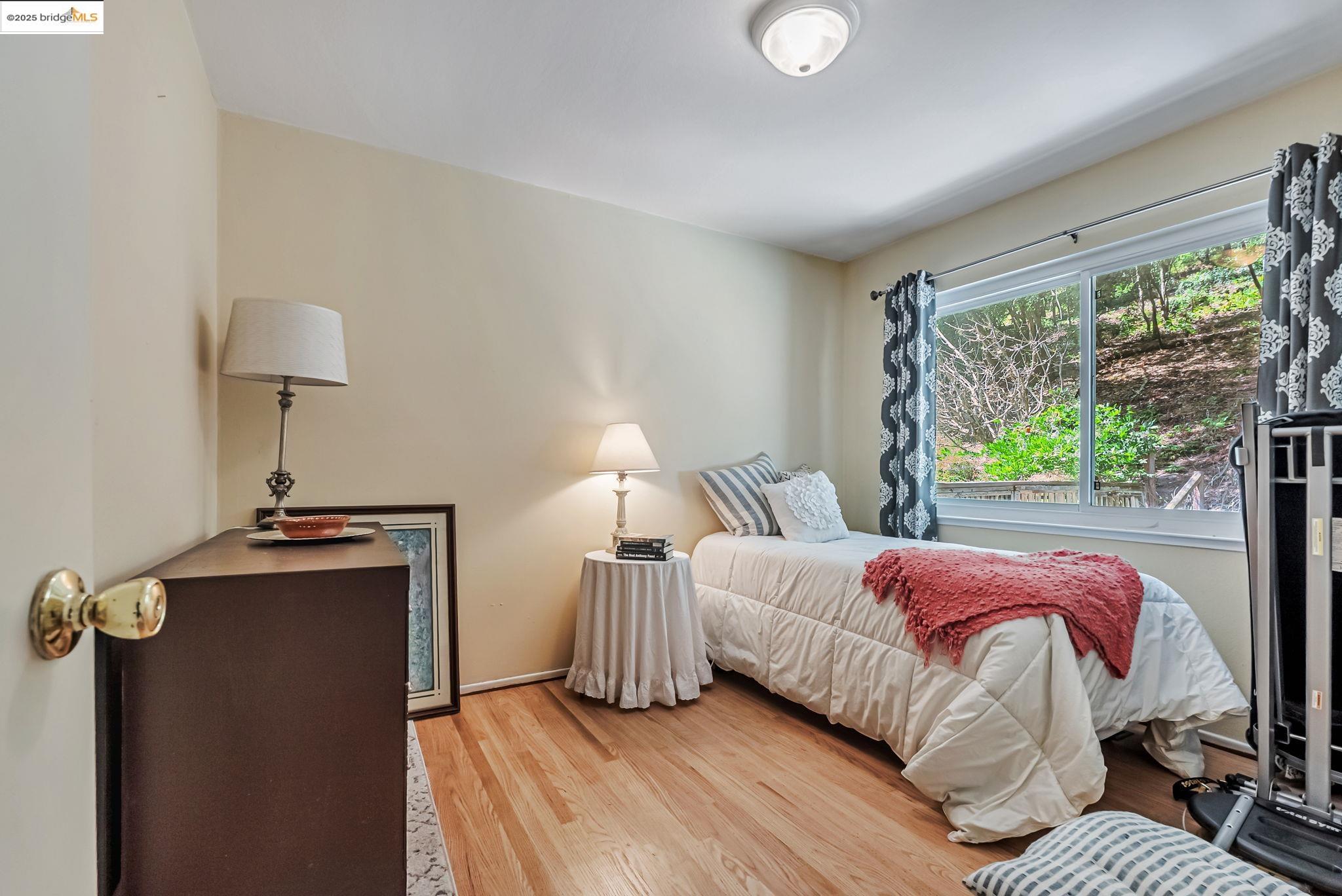 Detail Gallery Image 9 of 24 For 2048-2050 Donald Dr, Moraga,  CA 94556 - – Beds | – Baths