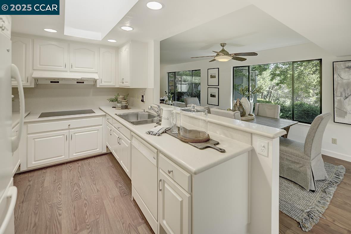 Photo #12: 41103922 Listing: Photo #12
