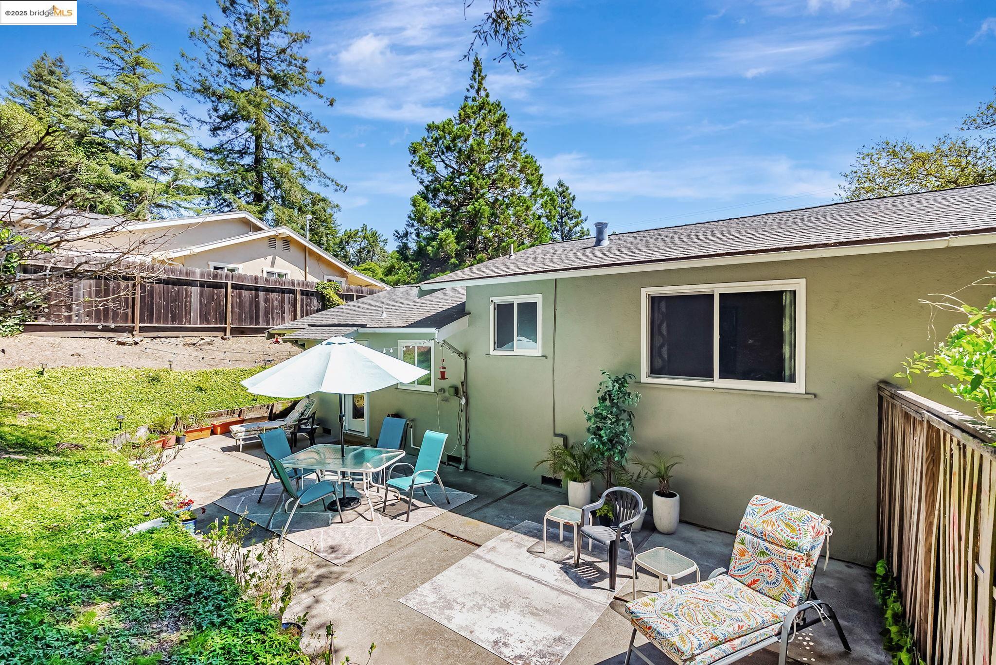 Detail Gallery Image 12 of 24 For 2050 Donald Dr, Moraga,  CA 94556 - 4 Beds | 2 Baths