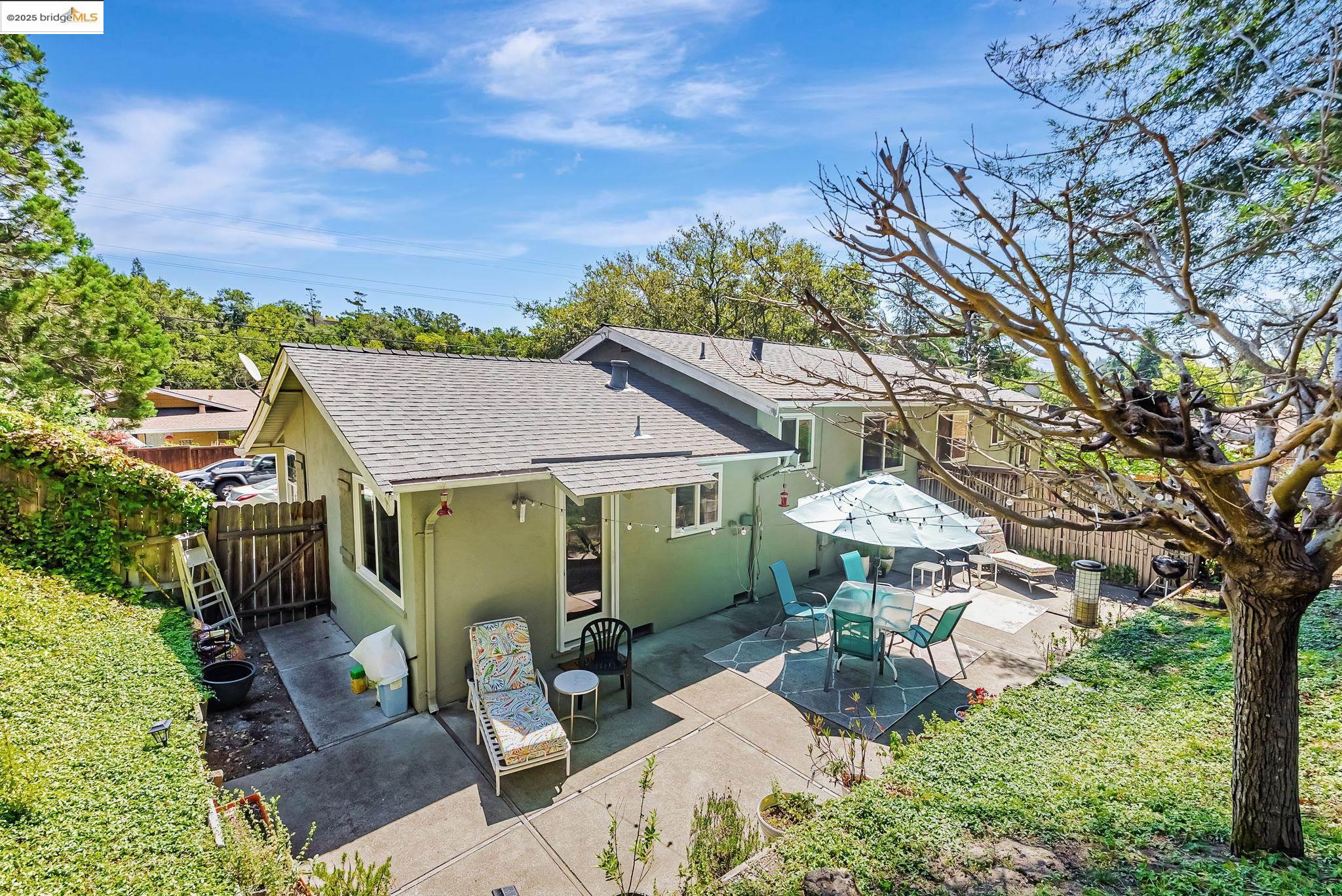 Detail Gallery Image 14 of 24 For 2050 Donald Dr, Moraga,  CA 94556 - 4 Beds | 2 Baths