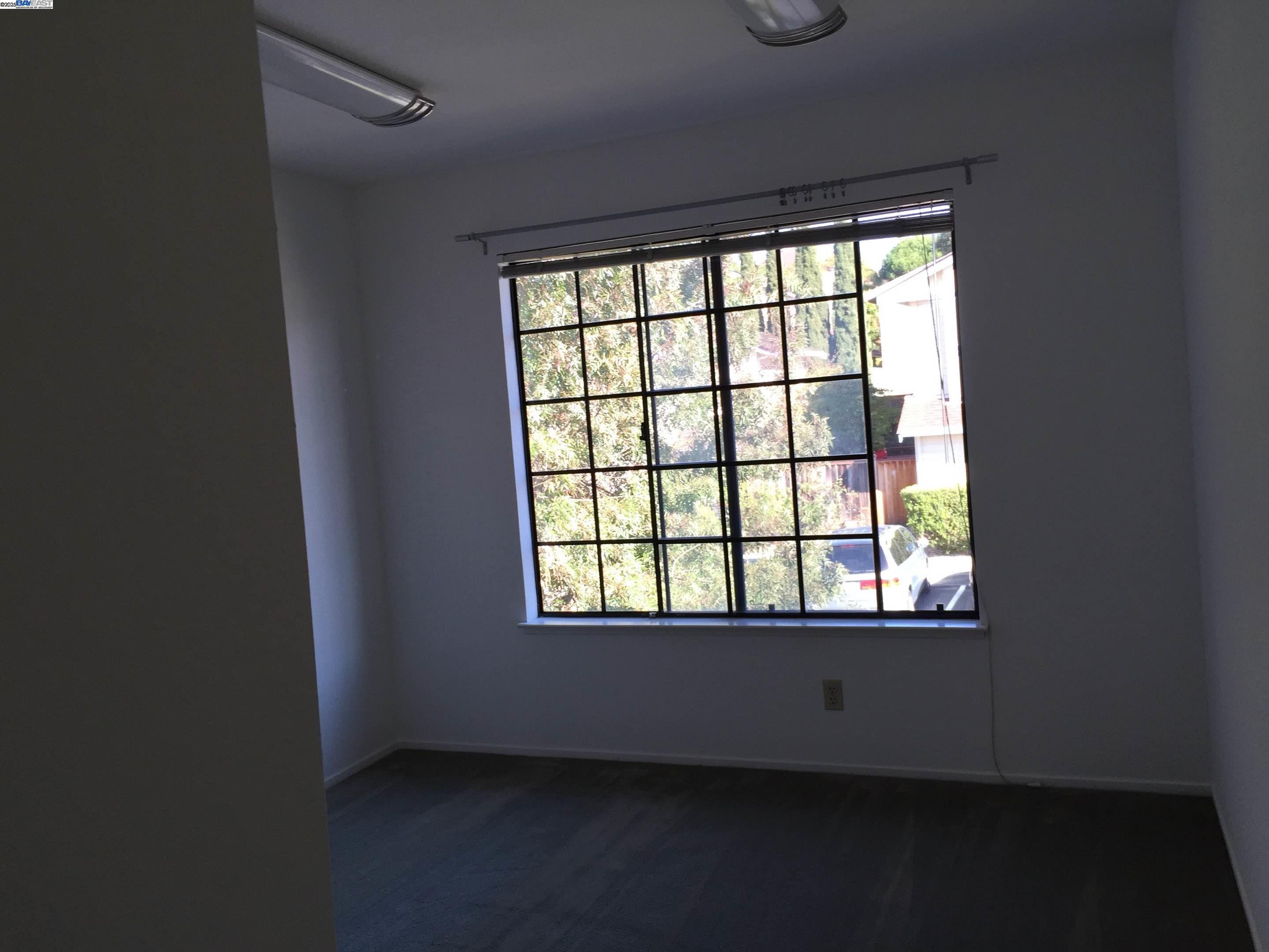 Detail Gallery Image 2 of 13 For 21164 Timco Way, Castro Valley,  CA 94552 - 4 Beds | 2/1 Baths