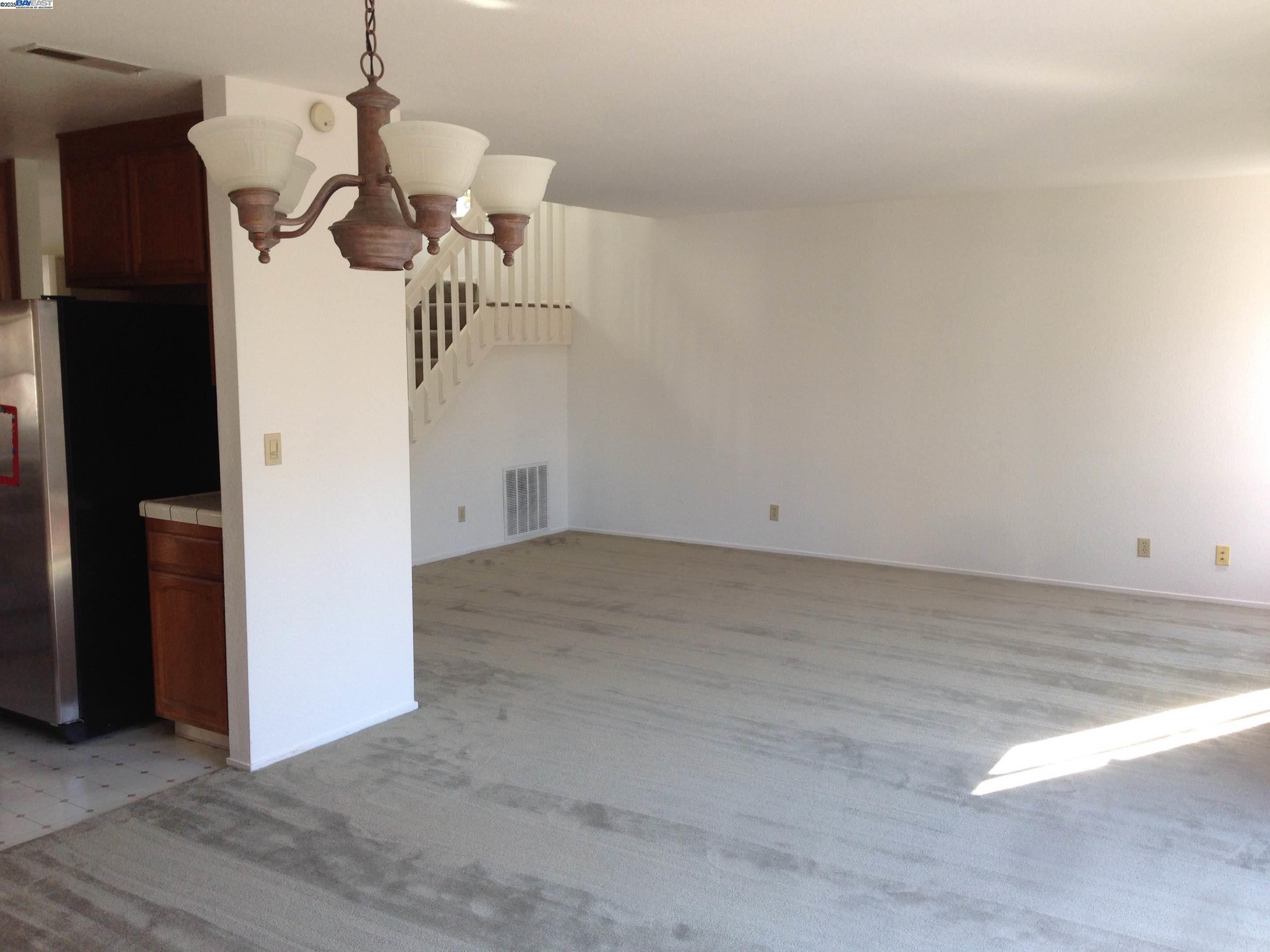 Detail Gallery Image 7 of 13 For 21164 Timco Way, Castro Valley,  CA 94552 - 4 Beds | 2/1 Baths