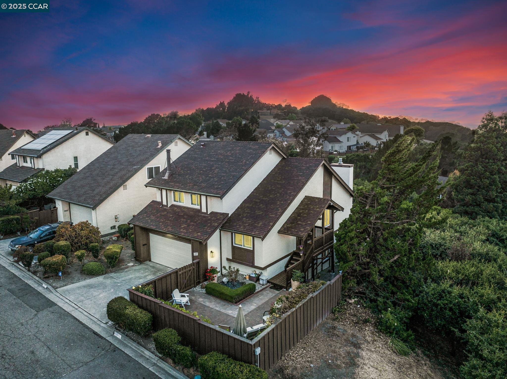 Detail Gallery Image 12 of 60 For 1310 Lewis Ln, Pinole,  CA 94564 - 3 Beds | 2/1 Baths