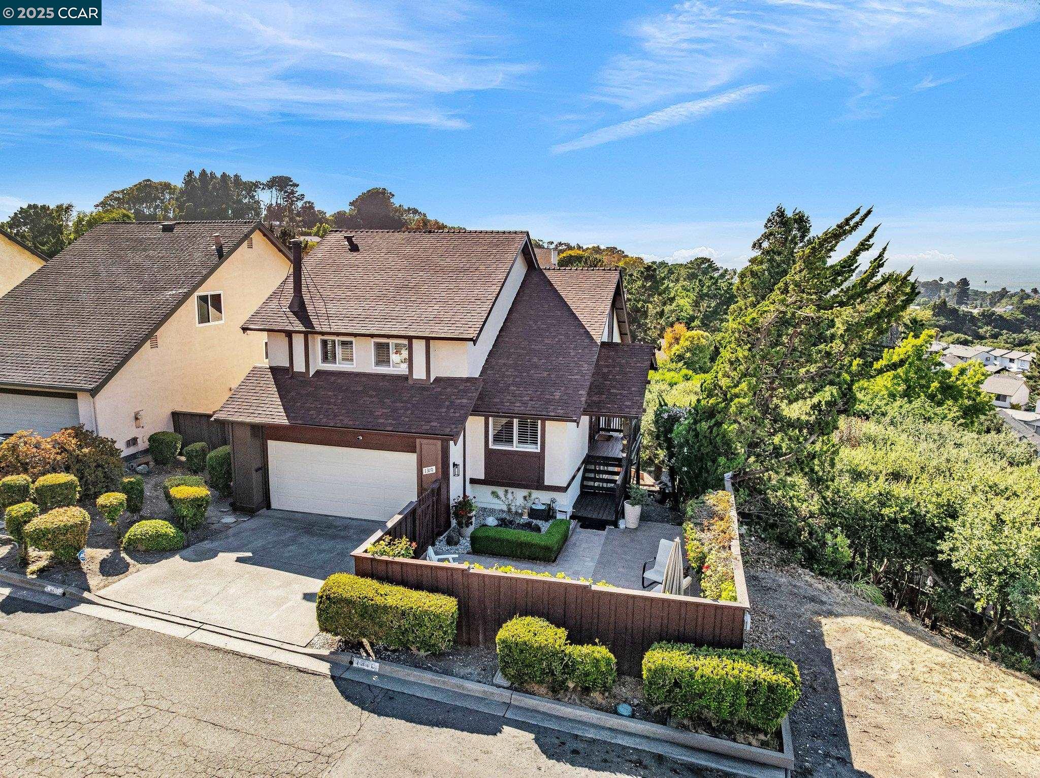 Detail Gallery Image 3 of 60 For 1310 Lewis Ln, Pinole,  CA 94564 - 3 Beds | 2/1 Baths
