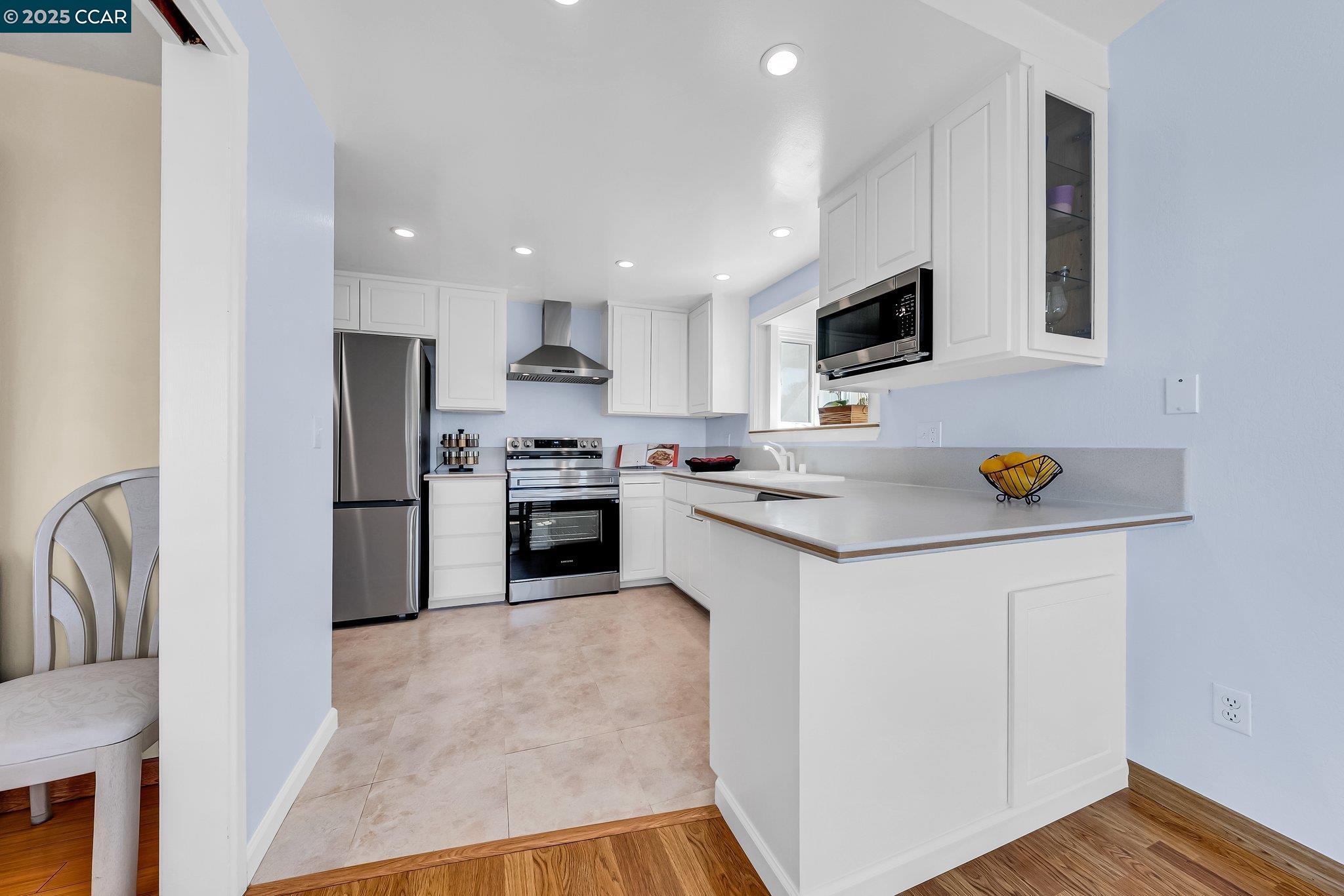 Detail Gallery Image 27 of 60 For 1310 Lewis Ln, Pinole,  CA 94564 - 3 Beds | 2/1 Baths