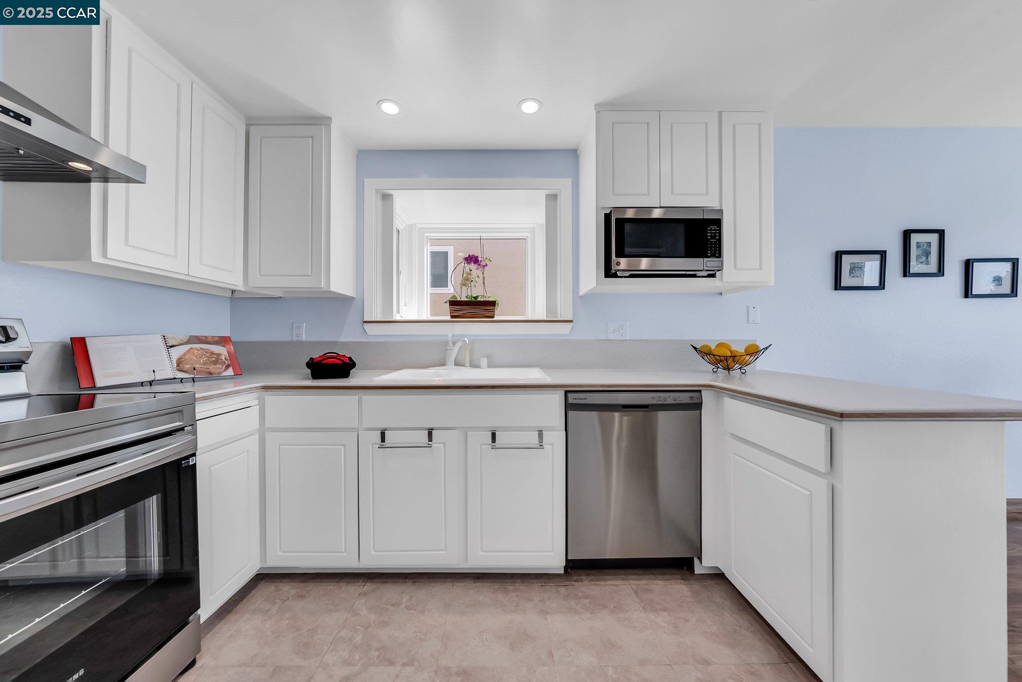Detail Gallery Image 28 of 60 For 1310 Lewis Ln, Pinole,  CA 94564 - 3 Beds | 2/1 Baths