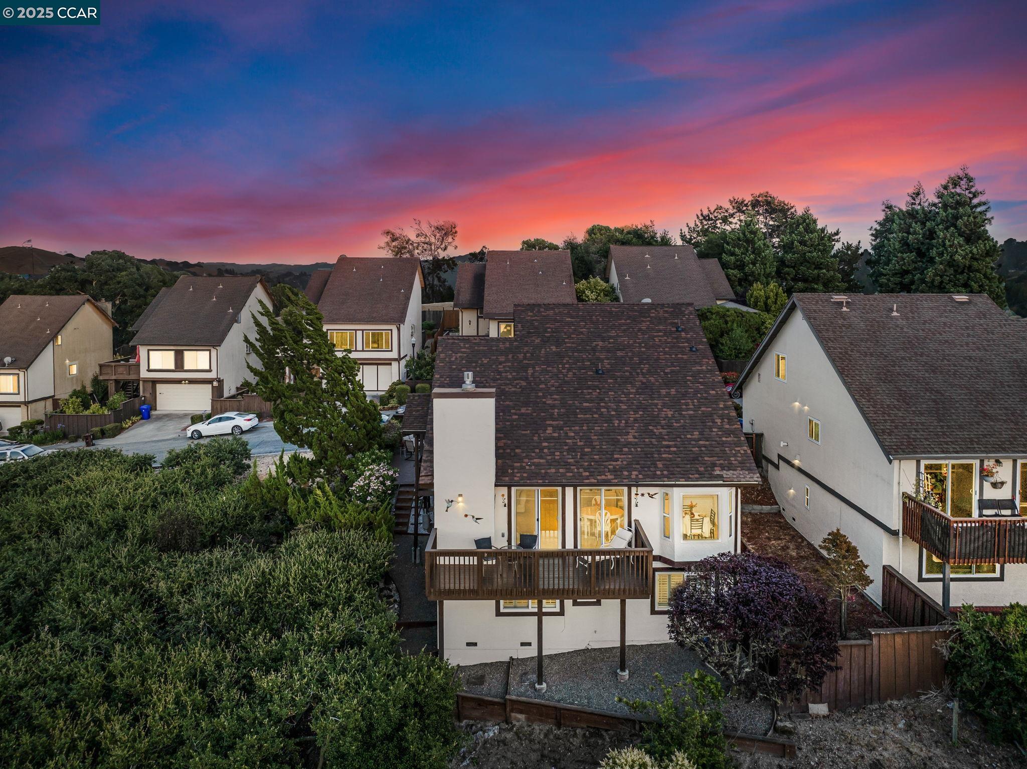 Detail Gallery Image 10 of 60 For 1310 Lewis Ln, Pinole,  CA 94564 - 3 Beds | 2/1 Baths