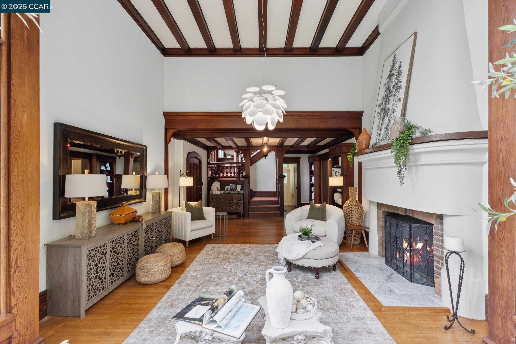 Detail Gallery Image 11 of 60 For 91 Tunnel Rd, Berkeley,  CA 94705 - 3 Beds | 2/1 Baths