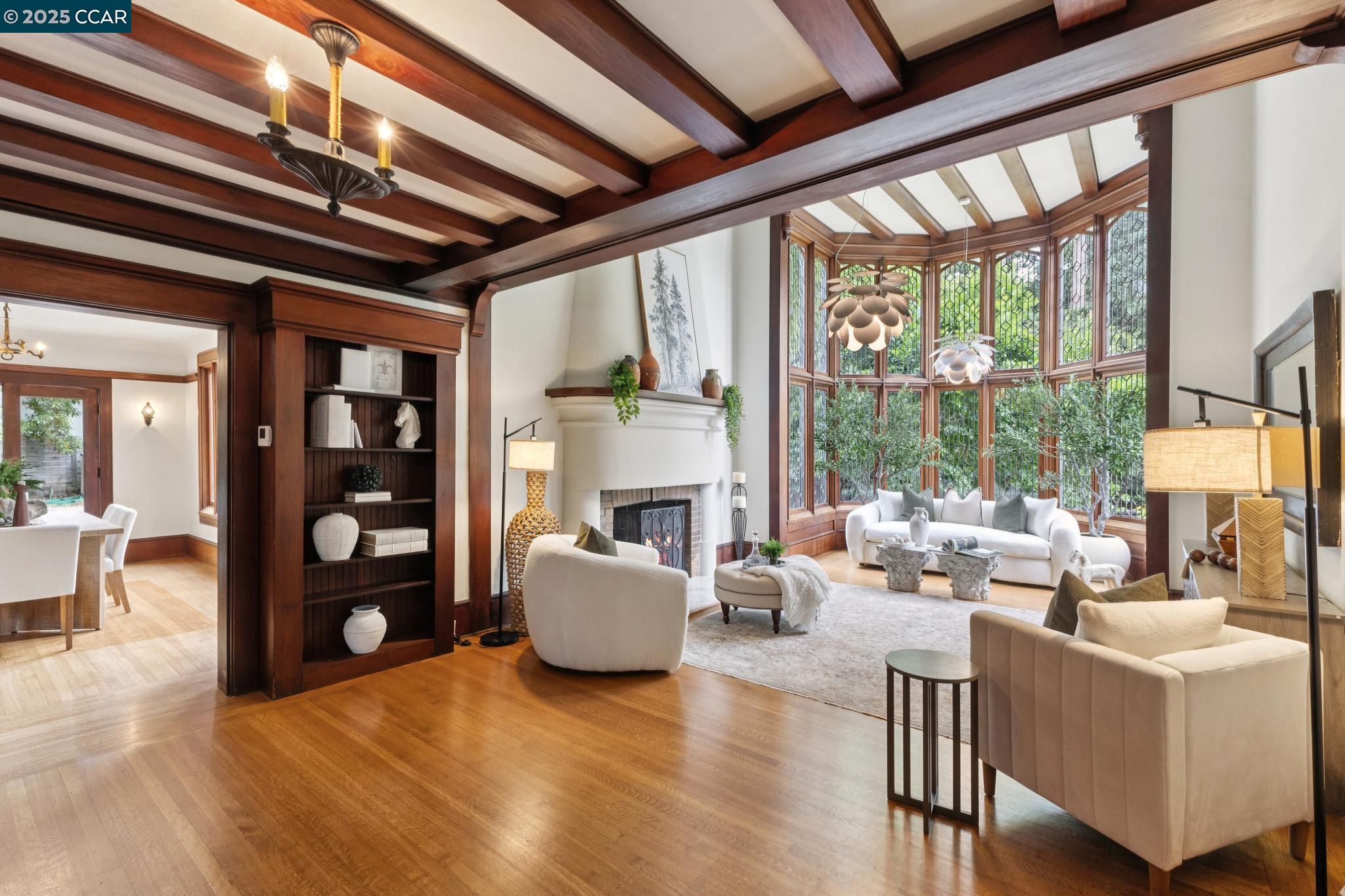 Detail Gallery Image 13 of 60 For 91 Tunnel Rd, Berkeley,  CA 94705 - 3 Beds | 2/1 Baths
