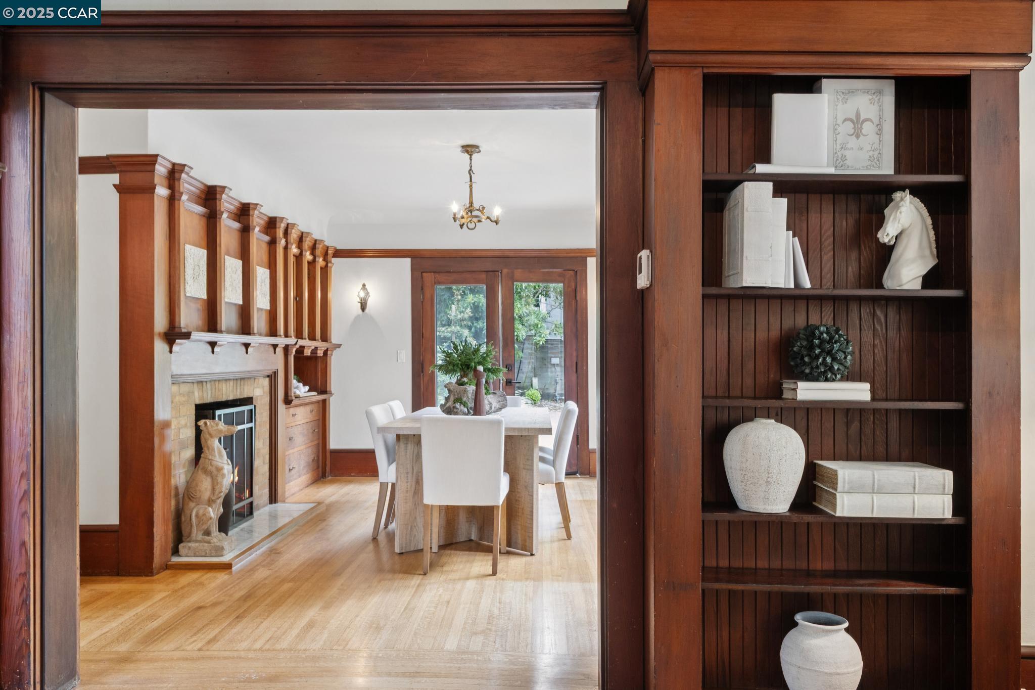 Detail Gallery Image 14 of 60 For 91 Tunnel Rd, Berkeley,  CA 94705 - 3 Beds | 2/1 Baths
