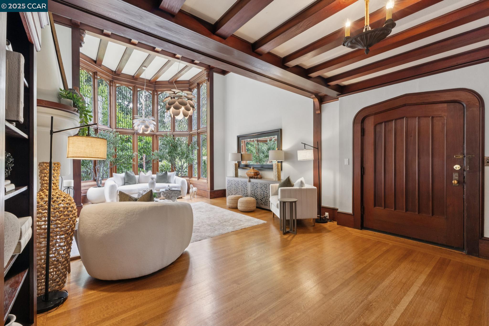 Detail Gallery Image 15 of 60 For 91 Tunnel Rd, Berkeley,  CA 94705 - 3 Beds | 2/1 Baths