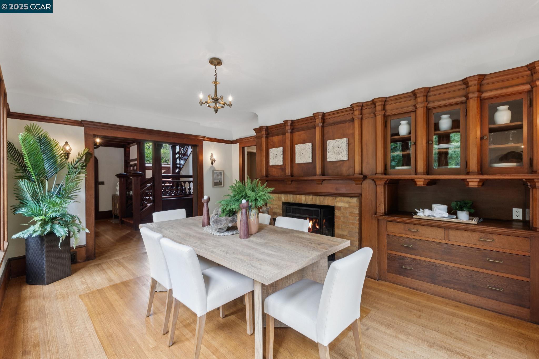 Detail Gallery Image 17 of 60 For 91 Tunnel Rd, Berkeley,  CA 94705 - 3 Beds | 2/1 Baths