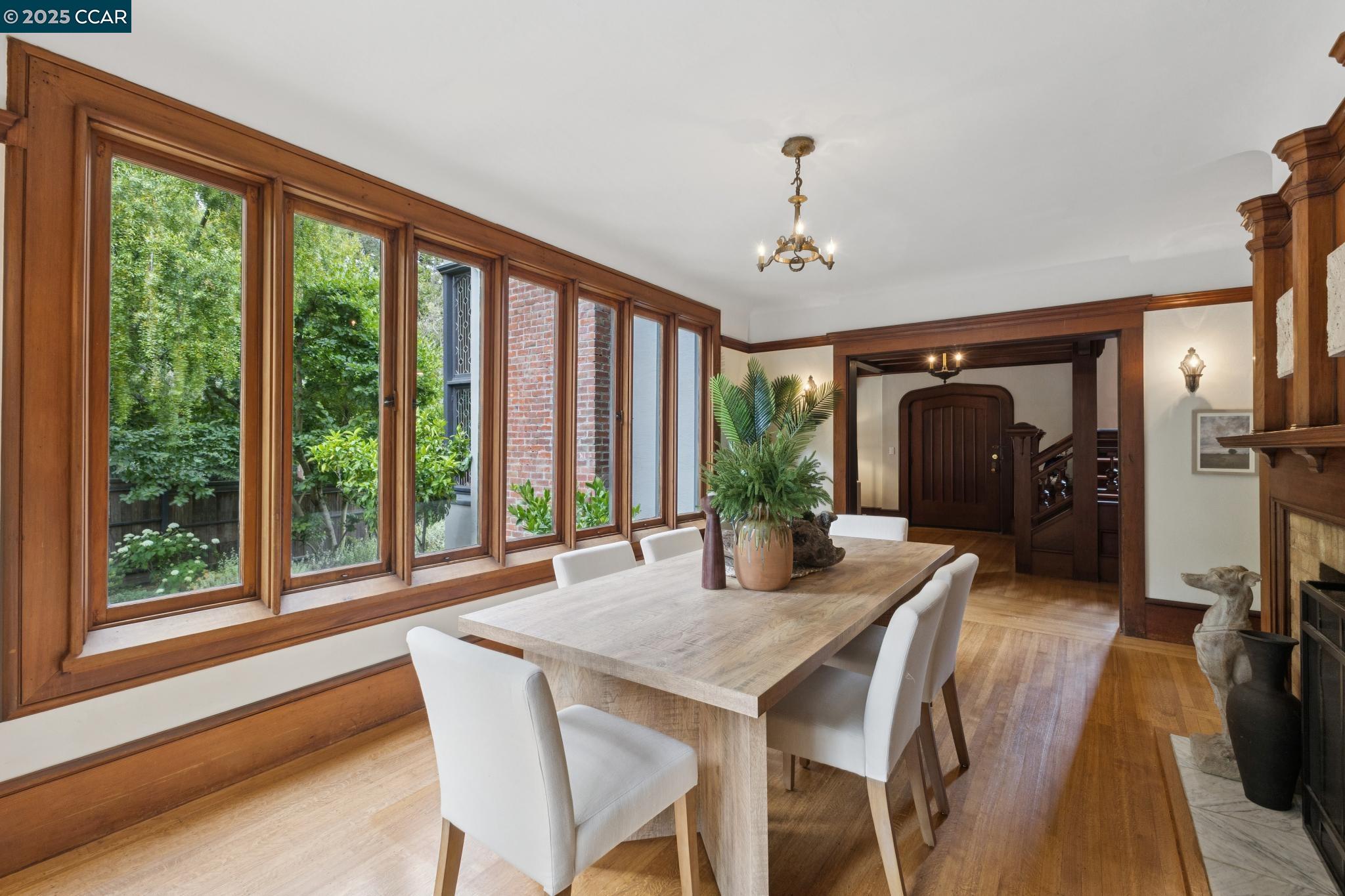 Detail Gallery Image 18 of 60 For 91 Tunnel Rd, Berkeley,  CA 94705 - 3 Beds | 2/1 Baths