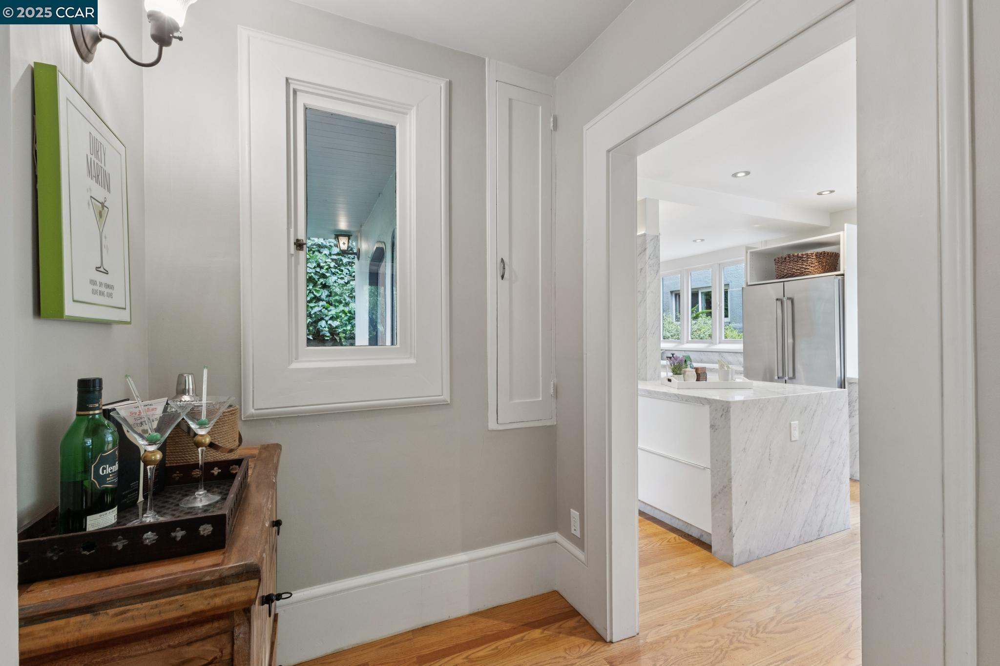 Detail Gallery Image 22 of 60 For 91 Tunnel Rd, Berkeley,  CA 94705 - 3 Beds | 2/1 Baths