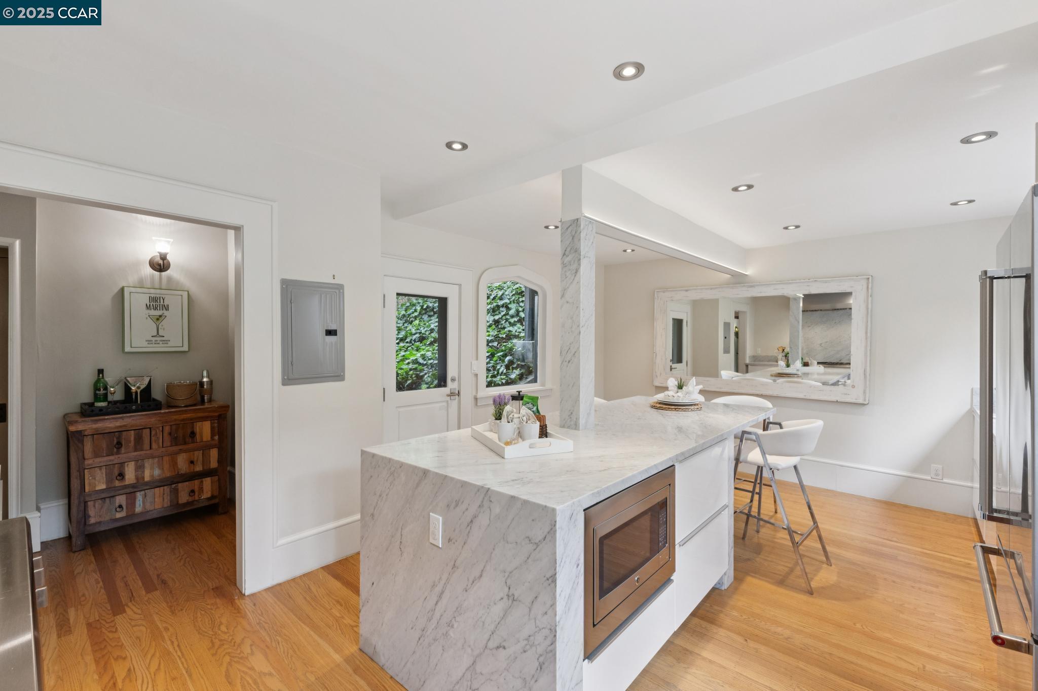 Detail Gallery Image 29 of 60 For 91 Tunnel Rd, Berkeley,  CA 94705 - 3 Beds | 2/1 Baths