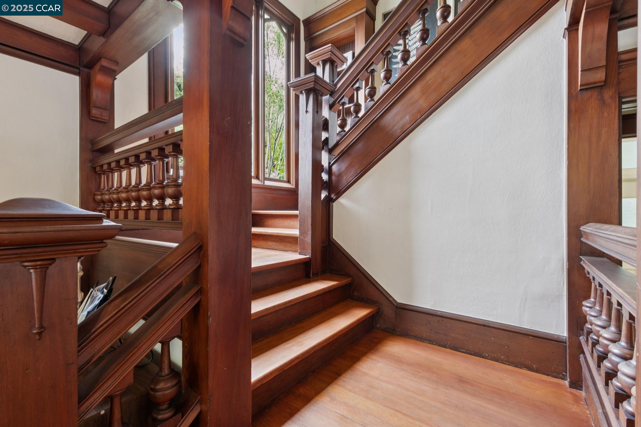 Detail Gallery Image 31 of 60 For 91 Tunnel Rd, Berkeley,  CA 94705 - 3 Beds | 2/1 Baths