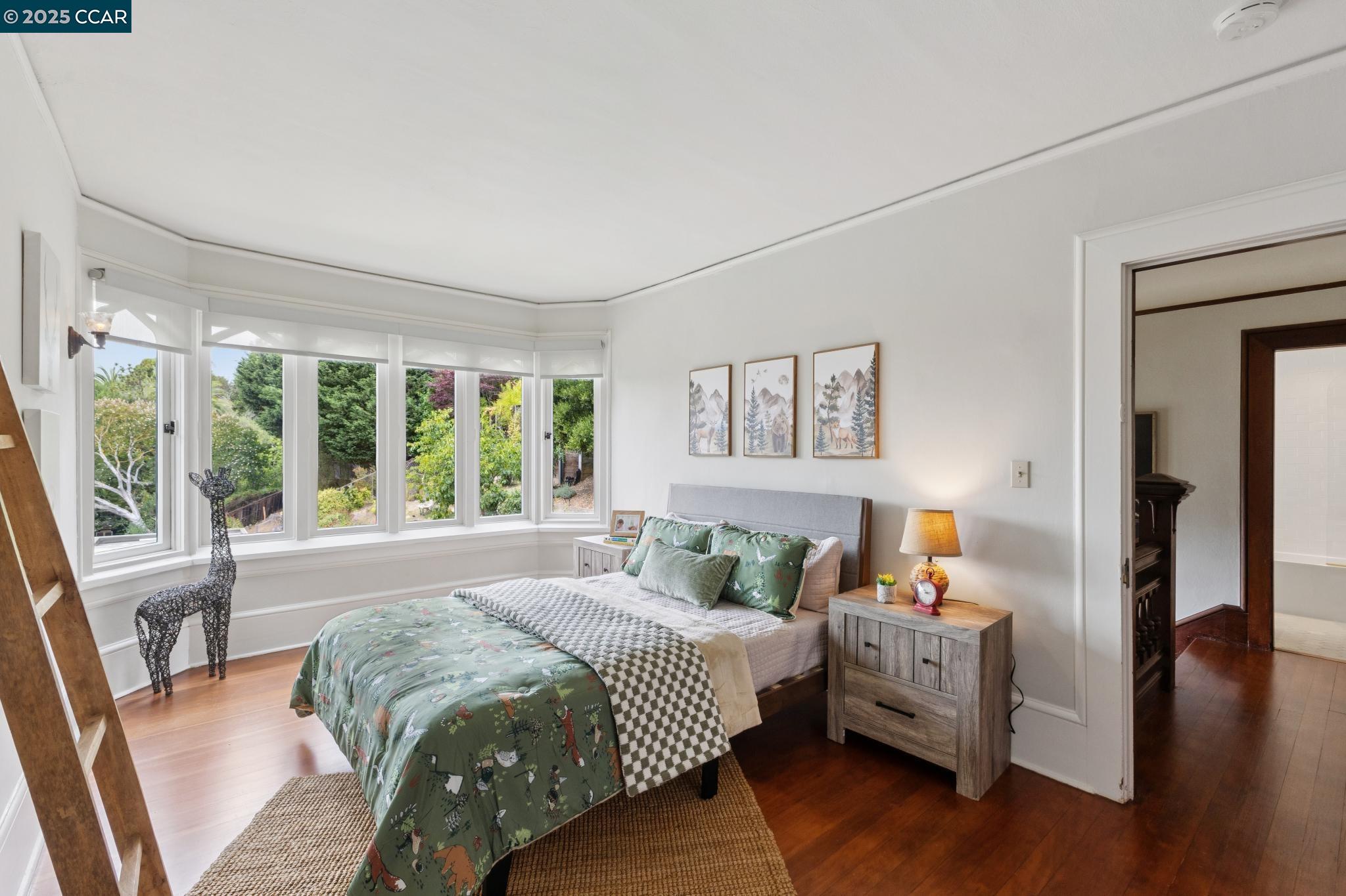Detail Gallery Image 47 of 60 For 91 Tunnel Rd, Berkeley,  CA 94705 - 3 Beds | 2/1 Baths