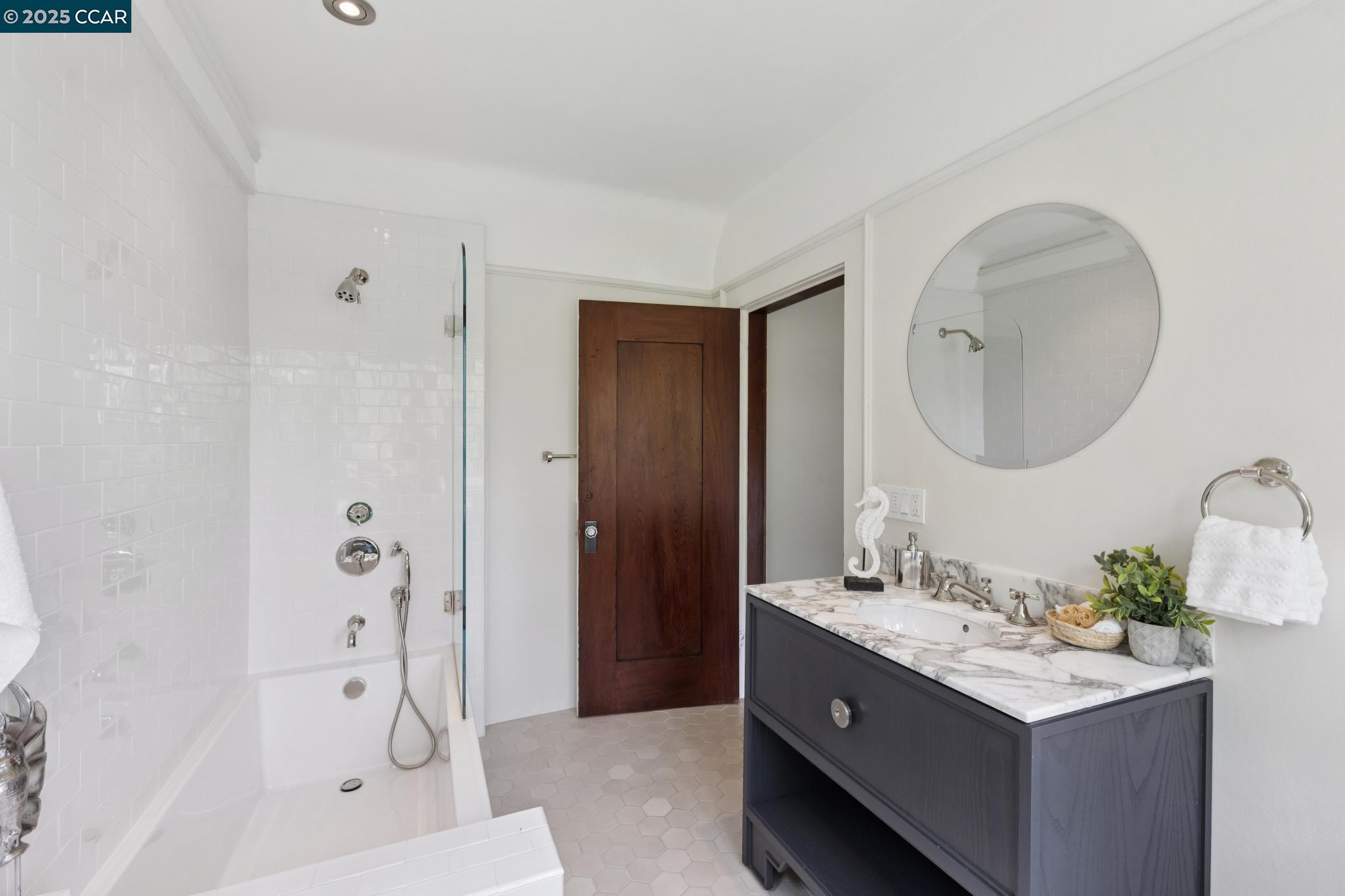 Detail Gallery Image 49 of 60 For 91 Tunnel Rd, Berkeley,  CA 94705 - 3 Beds | 2/1 Baths