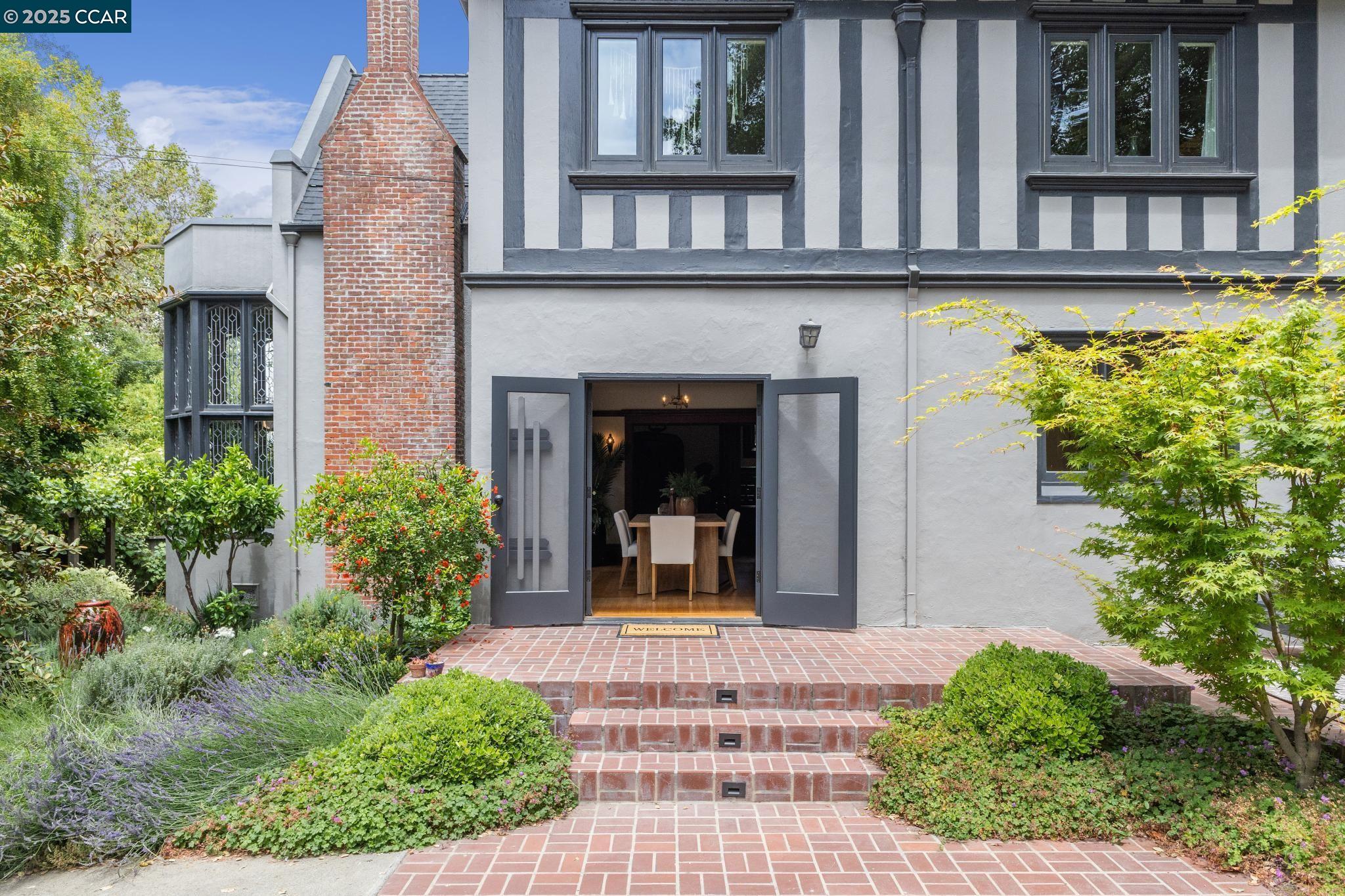 Detail Gallery Image 50 of 60 For 91 Tunnel Rd, Berkeley,  CA 94705 - 3 Beds | 2/1 Baths